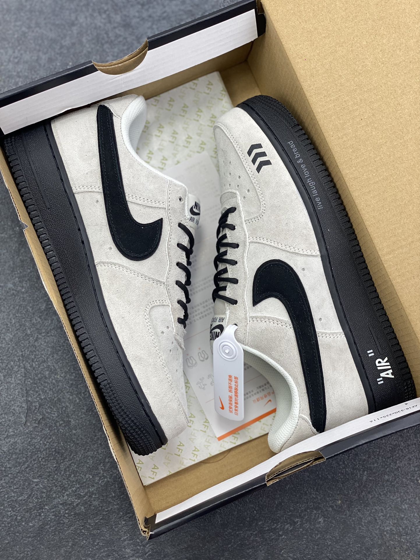 图片[9]-Nike Air Force 1 Low 空军一号低帮百搭休闲运动板鞋。柔软、弹性十足的缓震性能和出色的中底设计，横跨复古与现代的外型结合，造就出风靡全球三十多年的Force 1，直到今天还深受青睐。 货号：HQ1966-200 尺码：36 36.5 37.5 38 38.5 39 40 40.5 41 42 42.5 43 44 44.5 45-选品中心