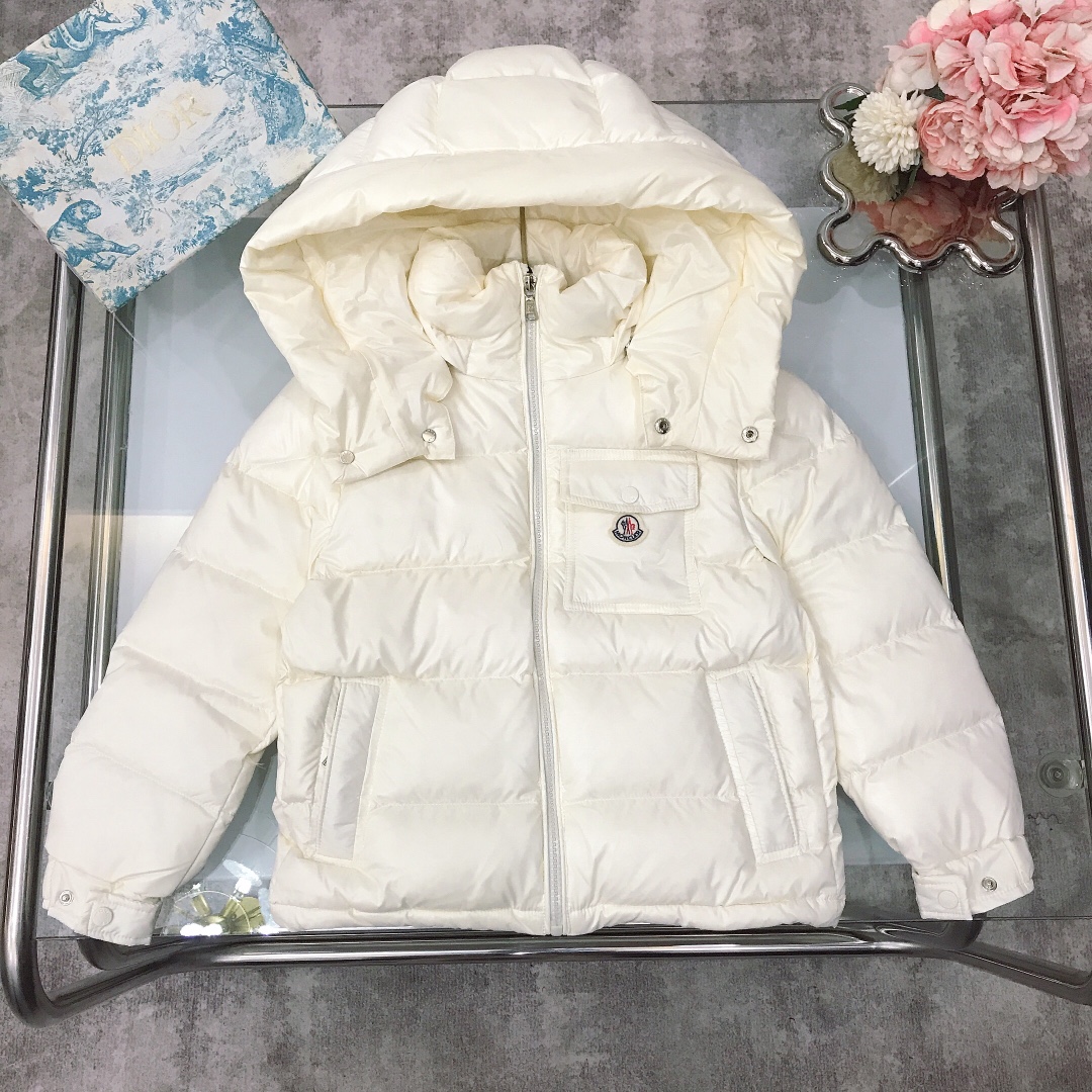 NO:578804,[Ready stock] Size-160cm size--130-140-150-160 'Long-term availability' Moncl* autumn and winter classic double-layer zipper down jacket with three-color webbing stitching inside, same style for men and women, YB quality!  The shape is very correct, super good-looking, warm, comfortable and versatile. Upgraded quality version ~ Selected high-quality national standard 90 white duck down filling, high fluffiness, no-wash material, excellent windproof, coldproof and warmth retention, all accessories and hardware are customized one-to-one by YB, high-end quality!  The version is on point, the fashionable style is suitable for any figure, the upper body effect is great, it is ok to give to others and wear for yourself. Must buy the value model ~ color white black suitable for 105cm ~ 155cm, clothes, down jacket,19860909【现货发】 尺码-160cm  size--130-140-150-160《长期有货》  Moncl*秋冬经典款 双层拉链 内里三色织带拼接羽绒服 男女同款,YB品质！版型非常正 超高颜值 保暖舒适百搭爆款 品质升级版～ 精选优质国标90白鸭绒填充 蓬松度高 免洗材质,防风防寒保暖性极佳,所有配件五金都是YB一比一定制 高端品质！版型正点 时尚流行的款式风格 适合任何身材,上身效果超赞,送人自穿都很ok 必收超值款 ～ 颜色白色 黑色 适合105cm～155cm,衣服,down jacket,,Children's