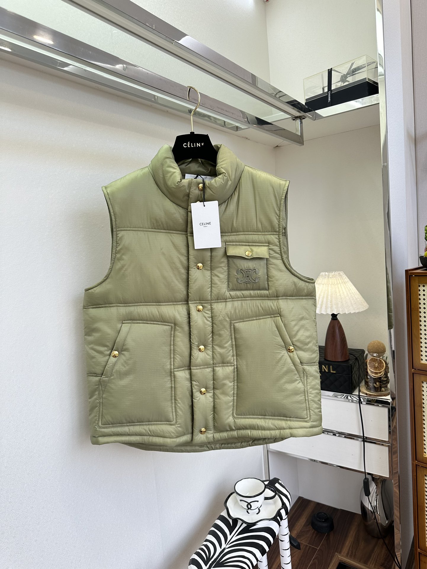 Stylish Military Green Down Vest for Women | Lightweight & Warm 2 i1761315060 4491 0