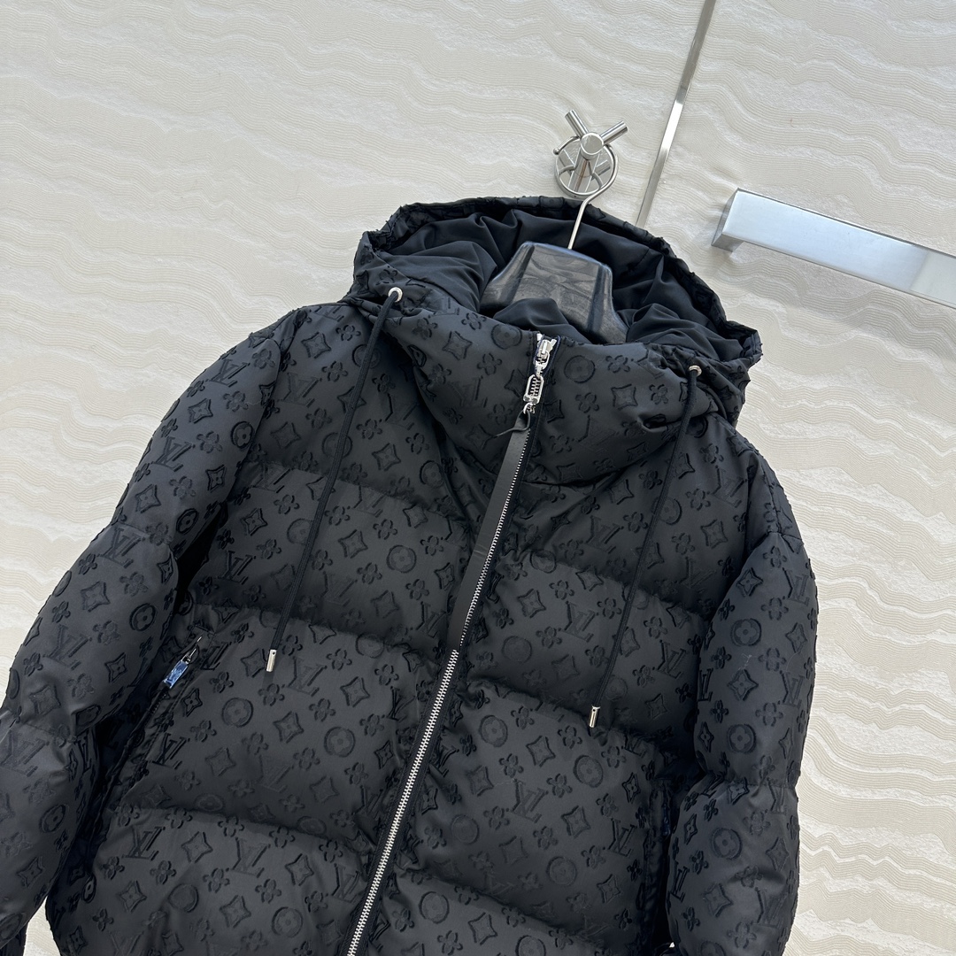 独家首发❤️ 爆单推荐，L新品滑雪系列，MONOGRAM老花里衬连帽羽绒服外套！定制提花面料质感超赞！进