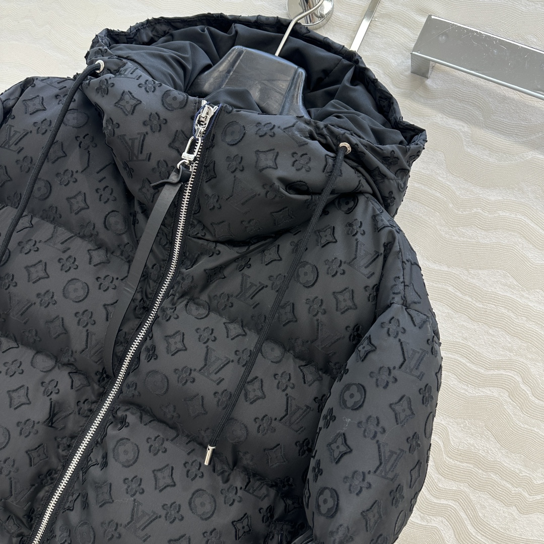 独家首发❤️ 爆单推荐，L新品滑雪系列，MONOGRAM老花里衬连帽羽绒服外套！定制提花面料质感超赞！进