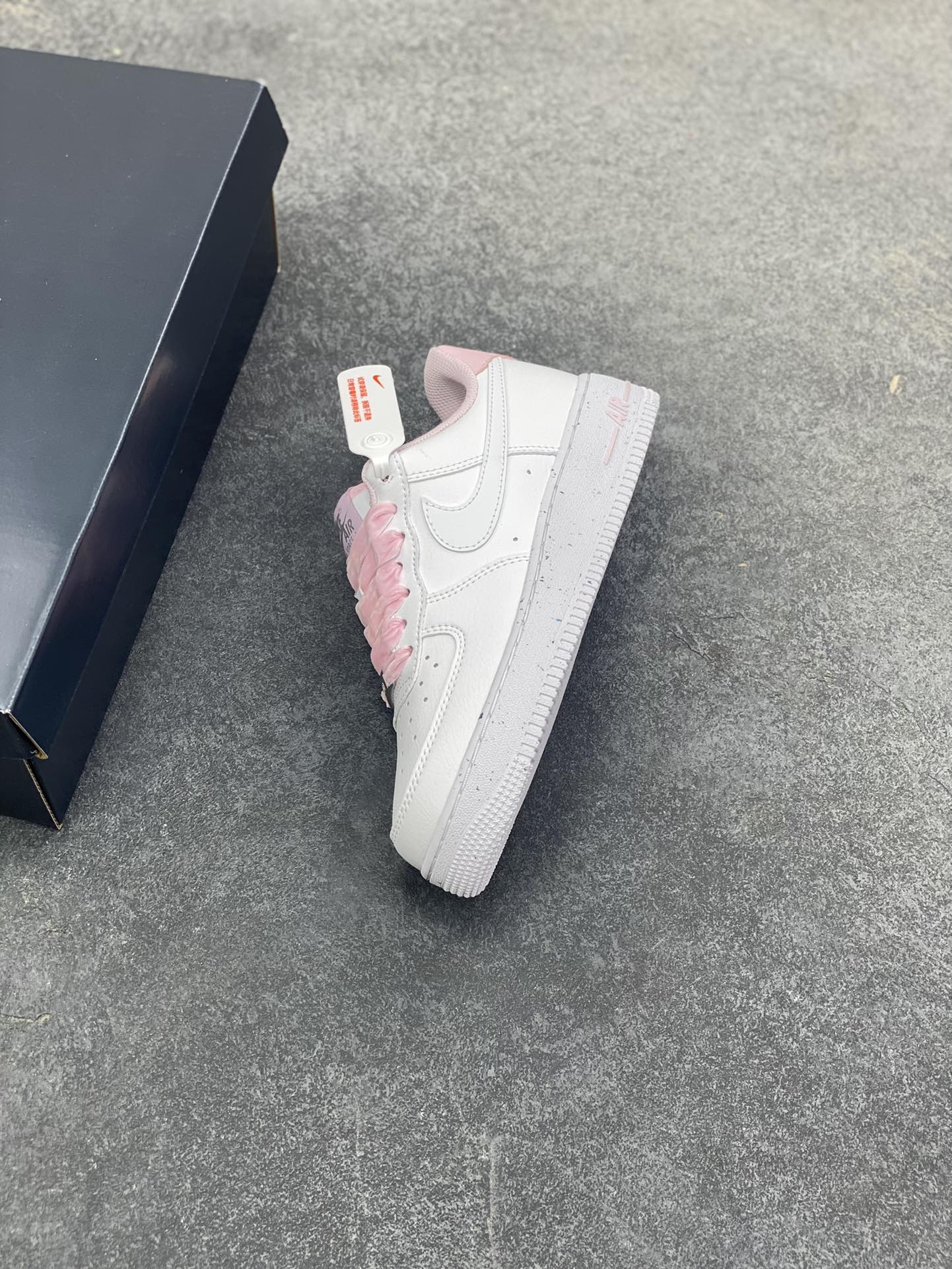 图片[7]-Air Force 1 \’07 Low 白粉 原楦头原纸板 打造纯正空军版型 #专注外贸渠道 全掌内置蜂窝气垫 #原盒配件 原厂中底钢印、拉帮完美 货号：HV4403-601 尺码：36 36.5 37.5 38 38.5 39 40-选品中心