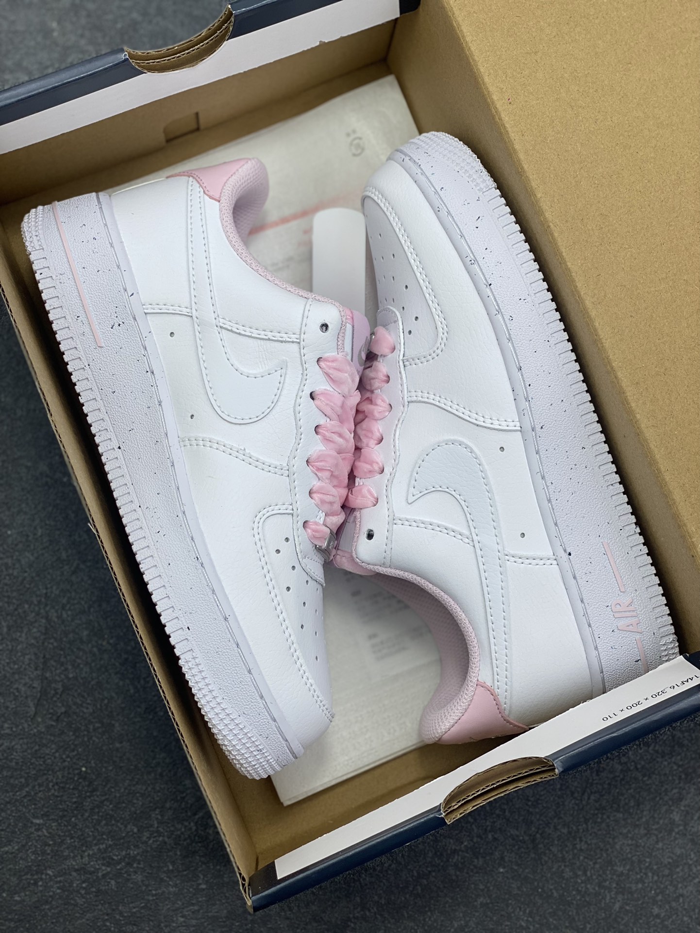 图片[9]-Air Force 1 \’07 Low 白粉 原楦头原纸板 打造纯正空军版型 #专注外贸渠道 全掌内置蜂窝气垫 #原盒配件 原厂中底钢印、拉帮完美 货号：HV4403-601 尺码：36 36.5 37.5 38 38.5 39 40-选品中心