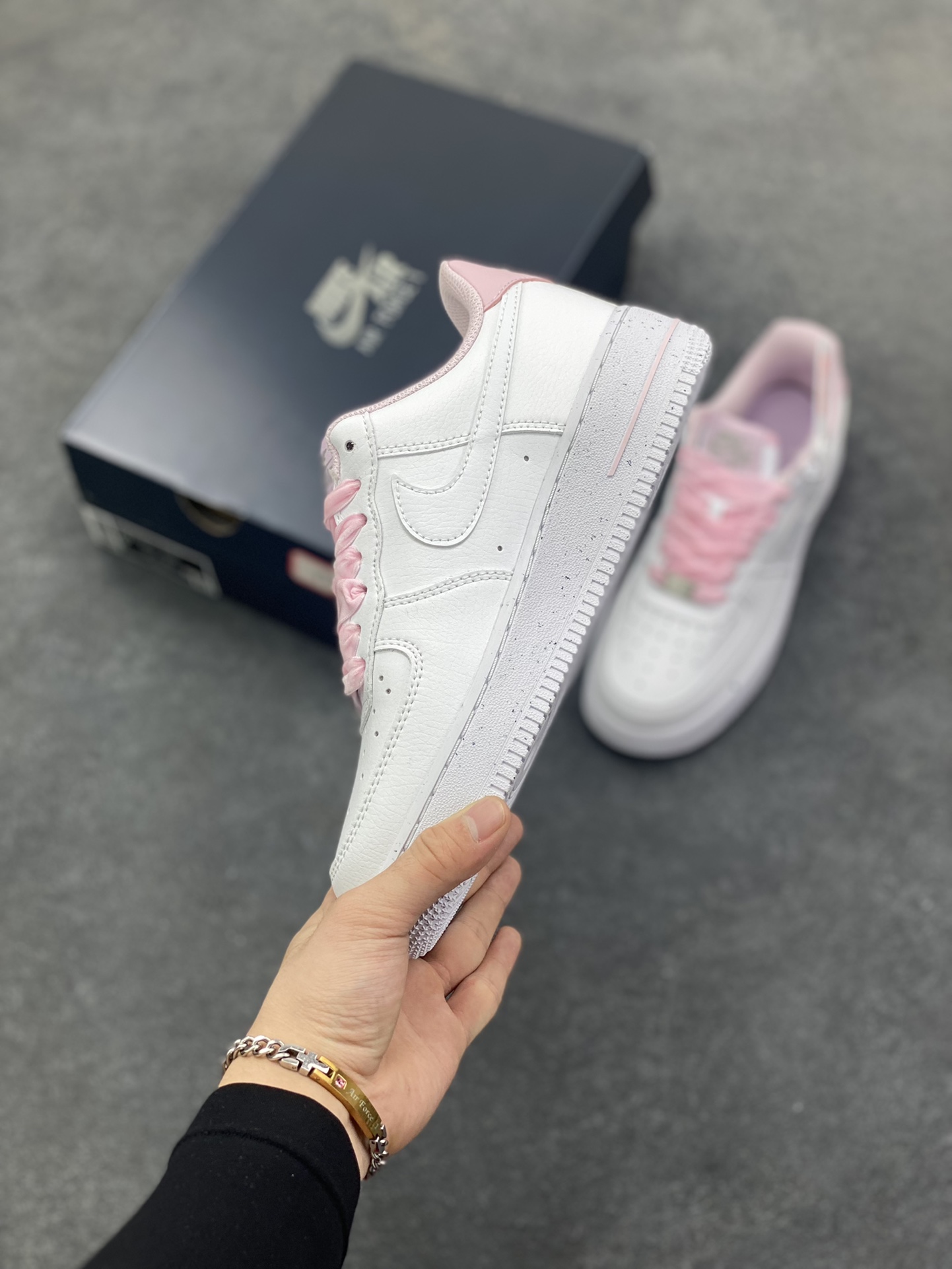 图片[3]-Air Force 1 \’07 Low 白粉 原楦头原纸板 打造纯正空军版型 #专注外贸渠道 全掌内置蜂窝气垫 #原盒配件 原厂中底钢印、拉帮完美 货号：HV4403-601 尺码：36 36.5 37.5 38 38.5 39 40-选品中心