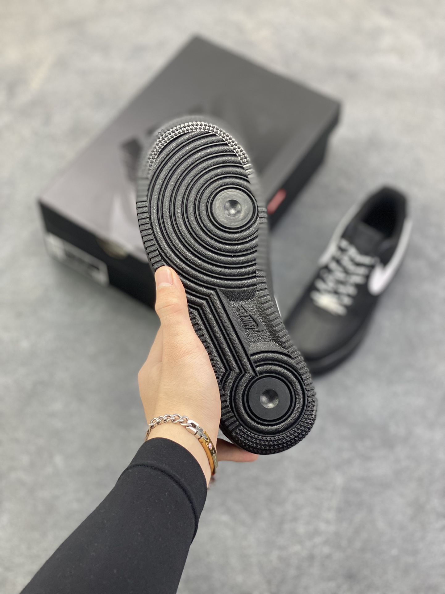 图片[5]-Nike Air Force 1 Low Supreme联名 空军一号低帮运动休闲板鞋 原楦头原纸板 打造纯正空军版型 专注外贸渠道 全掌内置蜂窝气垫 原盒配件 原厂中底钢印、拉帮完美 货号：CU9225-002 尺码：36 36.5 37.5 38 38.5 39 40 40.5 41 42 42.5 43 44 44.5 45-选品中心