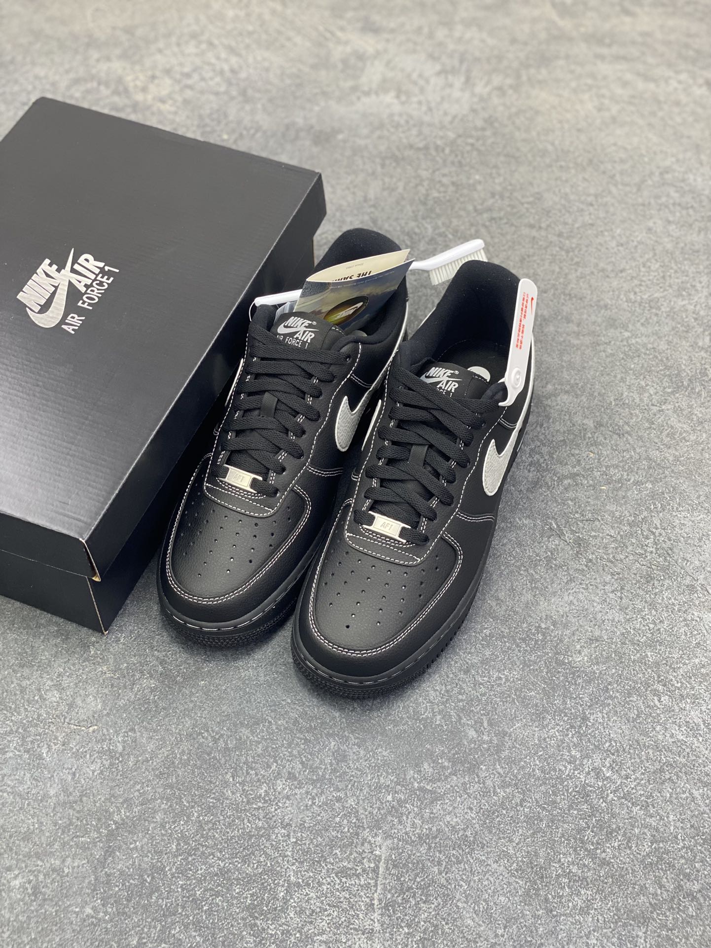 图片[8]-HY版本💯 Nike Air Force 1 Low 黑灰 原楦头原纸板 打造纯正空军版型 专注外贸渠道 全掌内置蜂窝气垫 原盒配件 原厂中底钢印、 拉帮完美 货号：HQ2037-006 尺码：36 36.5 37.5 38 38.5 39 40 40.5 41 42 42.5 43 44 44.5 45 46-选品中心