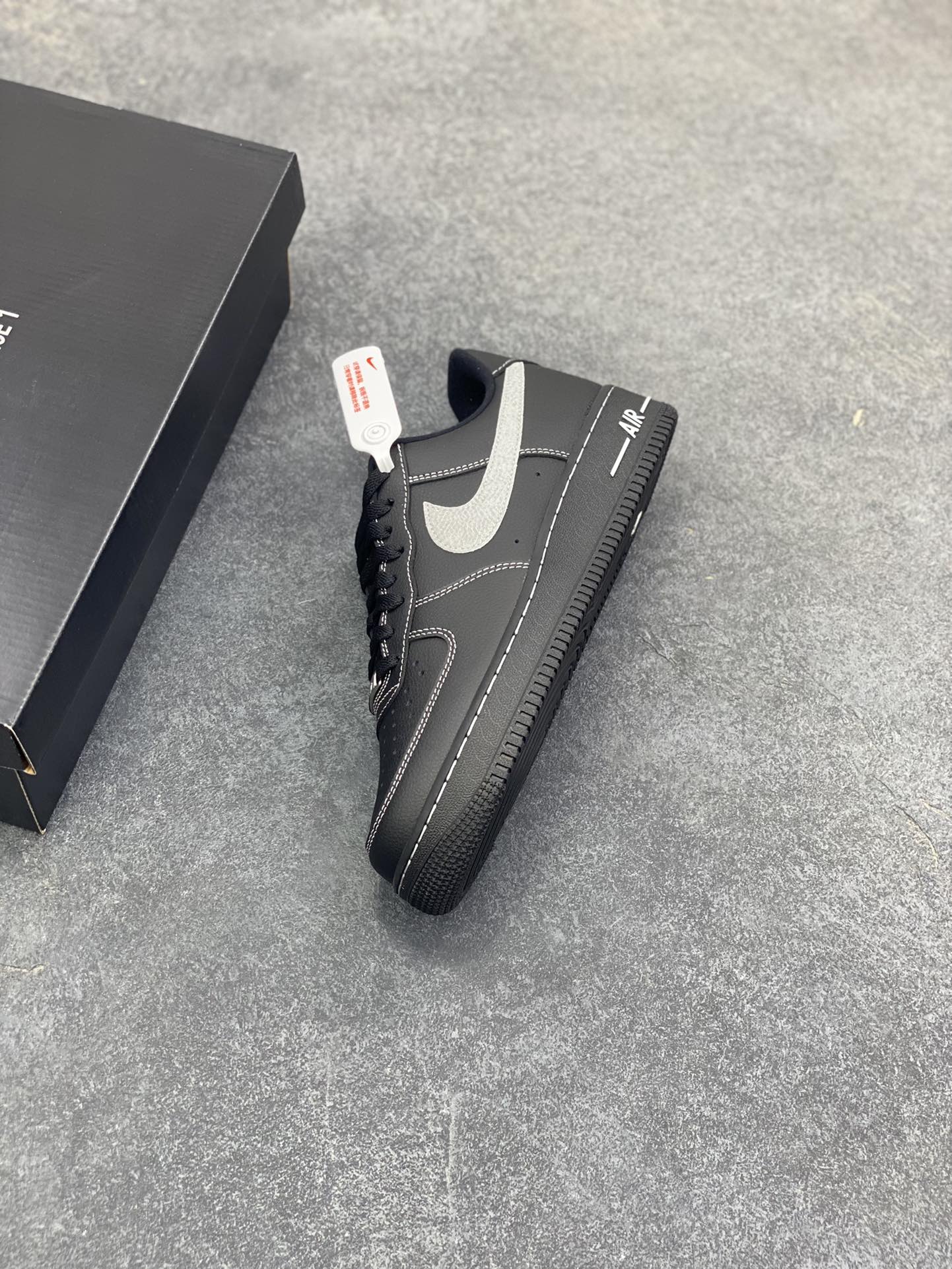 图片[7]-HY版本💯 Nike Air Force 1 Low 黑灰 原楦头原纸板 打造纯正空军版型 专注外贸渠道 全掌内置蜂窝气垫 原盒配件 原厂中底钢印、 拉帮完美 货号：HQ2037-006 尺码：36 36.5 37.5 38 38.5 39 40 40.5 41 42 42.5 43 44 44.5 45 46-选品中心