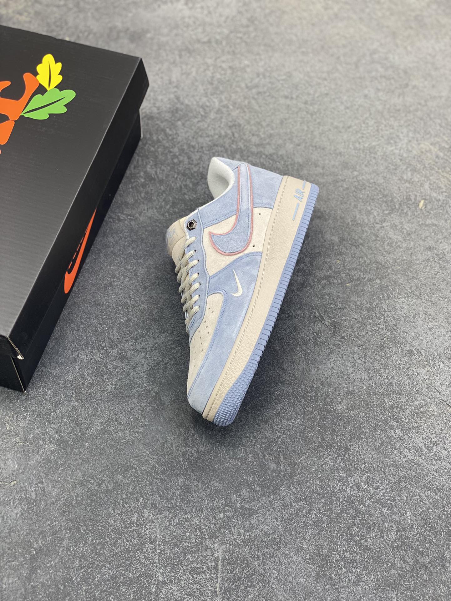 图片[7]-Nike Air Force 1 \’07 Low “头层猪八拼接” 空军一号 高端定制 低帮 运动鞋 休闲鞋 折边针车 工艺难度大 原楦头原纸板 原装鞋盒 定制五金配件 内置全掌气垫 原厂鞋底 货号：DY9867-005 尺码：36 36.5 37.5 38 38.5 39 40 40.5 41 42 42.5 43 44 44.5 45-选品中心