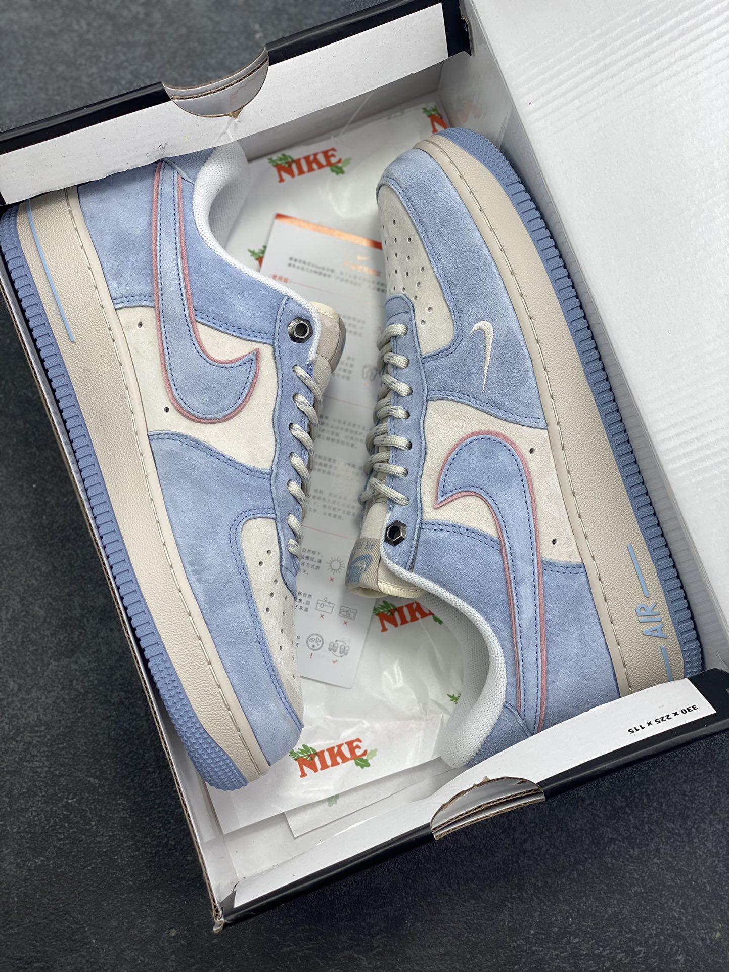 图片[9]-Nike Air Force 1 \’07 Low “头层猪八拼接” 空军一号 高端定制 低帮 运动鞋 休闲鞋 折边针车 工艺难度大 原楦头原纸板 原装鞋盒 定制五金配件 内置全掌气垫 原厂鞋底 货号：DY9867-005 尺码：36 36.5 37.5 38 38.5 39 40 40.5 41 42 42.5 43 44 44.5 45-选品中心