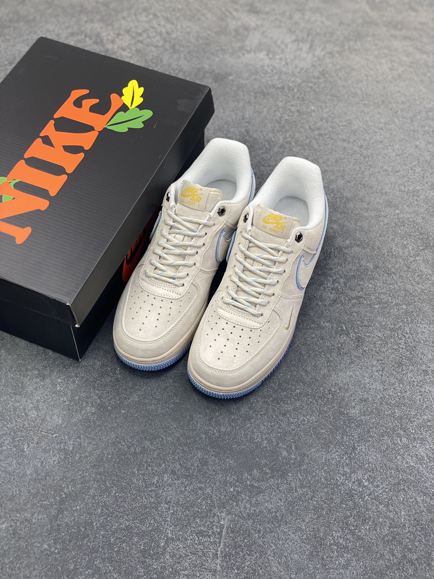 图片[8]-Nike Air Force 1 \’07 Low “头层猪八拼接” 空军一号 高端定制 低帮 运动鞋 休闲鞋 折边针车 工艺难度大 原楦头原纸板 原装鞋盒 定制五金配件 内置全掌气垫 原厂鞋底 货号：DY9867-006 尺码：36 36.5 37.5 38 38.5 39 40 40.5 41 42 42.5 43 44 44.5 45-选品中心