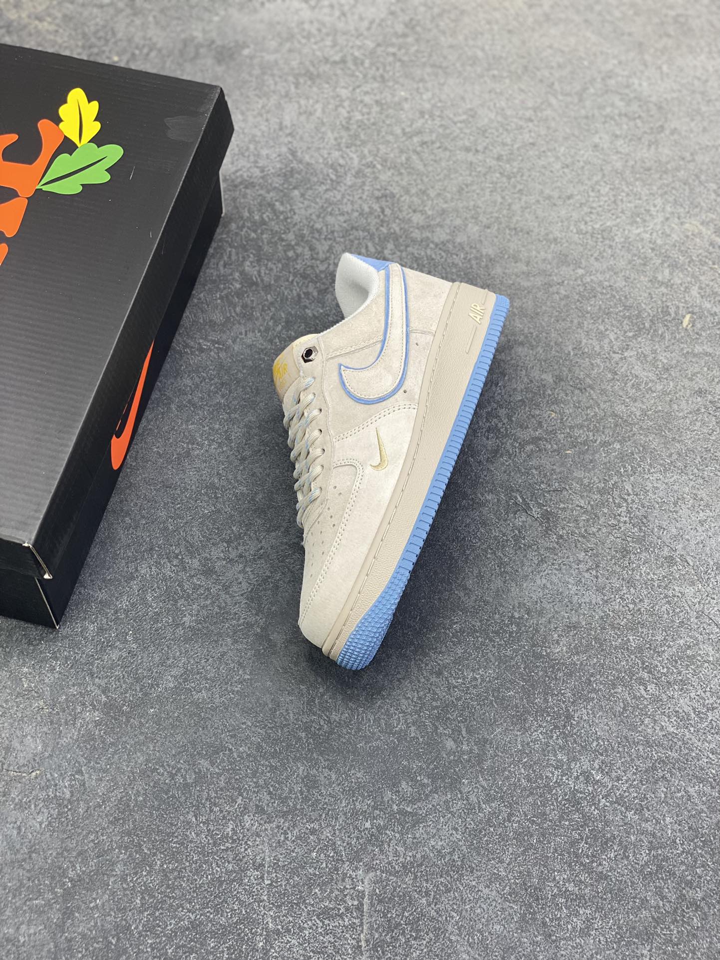 图片[7]-Nike Air Force 1 \’07 Low “头层猪八拼接” 空军一号 高端定制 低帮 运动鞋 休闲鞋 折边针车 工艺难度大 原楦头原纸板 原装鞋盒 定制五金配件 内置全掌气垫 原厂鞋底 货号：DY9867-006 尺码：36 36.5 37.5 38 38.5 39 40 40.5 41 42 42.5 43 44 44.5 45-选品中心