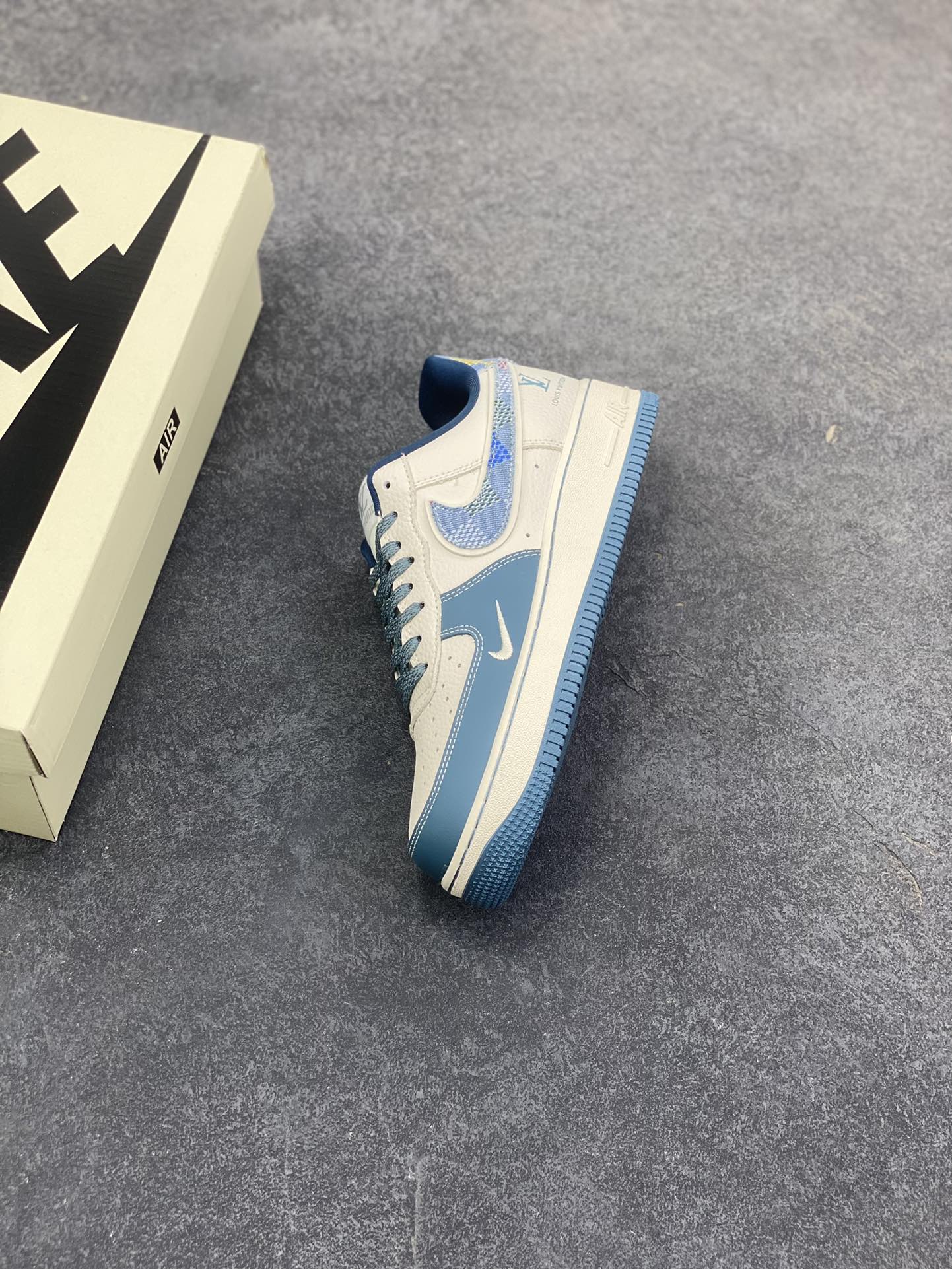 图片[7]-NIke Air Force 1 \’07 Low “LV联名——拼接彩勾”空军一号 低帮 运动鞋 休闲鞋 折边针车 工艺难度大 原楦头原纸板 原装鞋盒 定制五金配件 内置全掌气垫 原厂鞋底 货号：DD1982-301 尺码：36 36.5 37.5 38 38.5 39 40 40.5 41 42 42.5 43 44 44.5 45-选品中心