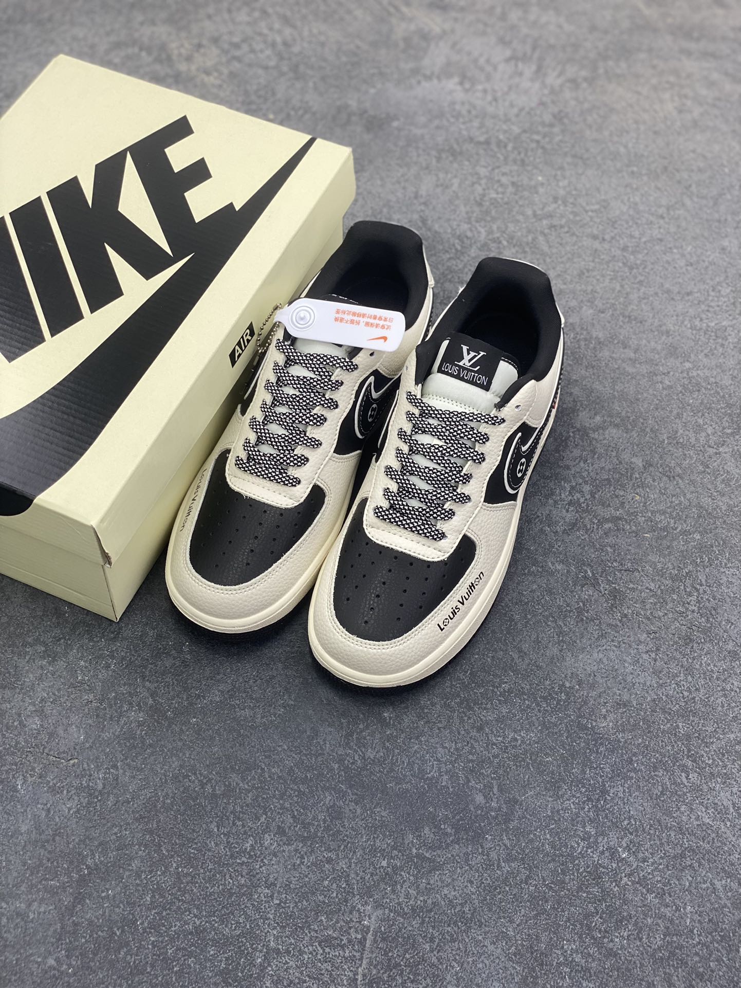 图片[8]-NIke Air Force 1 \’07 Low “LV联名——米黑印花”空军一号 低帮 运动鞋 休闲鞋 折边针车 工艺难度大 原楦头原纸板 原装鞋盒 定制五金配件 内置全掌气垫 原厂鞋底 货号：DD1982-321 尺码：36 36.5 37.5 38 38.5 39 40 40.5 41 42 42.5 43 44 44.5 45-选品中心