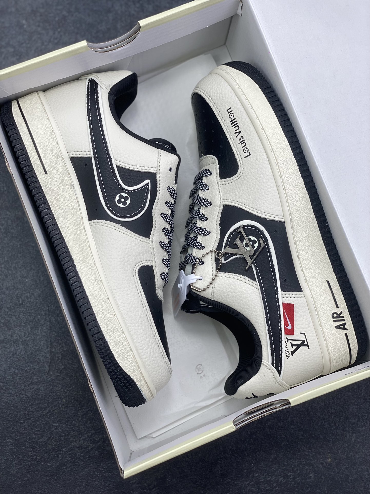 图片[9]-NIke Air Force 1 \’07 Low “LV联名——米黑印花”空军一号 低帮 运动鞋 休闲鞋 折边针车 工艺难度大 原楦头原纸板 原装鞋盒 定制五金配件 内置全掌气垫 原厂鞋底 货号：DD1982-321 尺码：36 36.5 37.5 38 38.5 39 40 40.5 41 42 42.5 43 44 44.5 45-选品中心