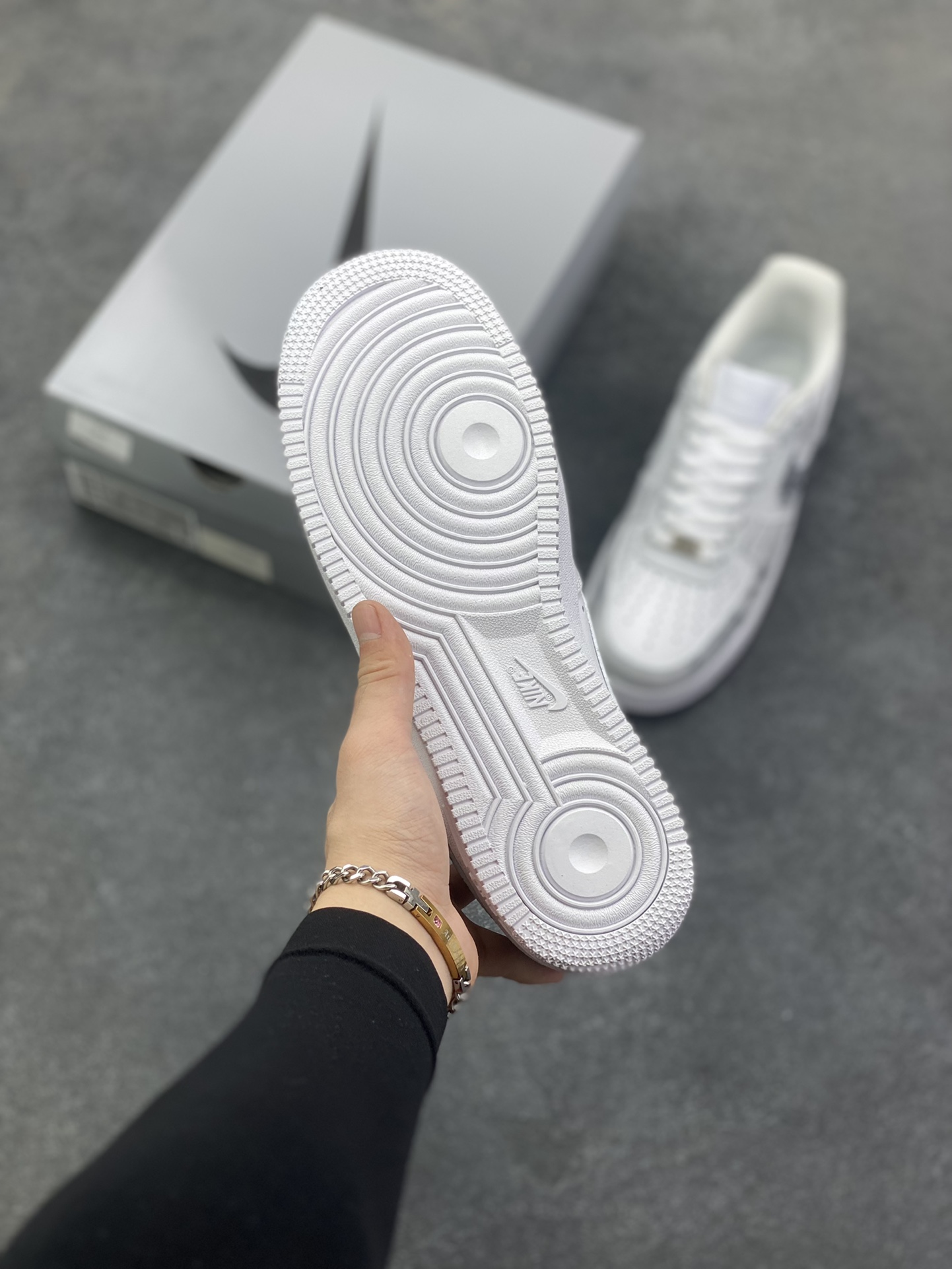 图片[5]-【定制球鞋】Nike Air Force 1 礼袋款 银河序 初一文化 个性 复古 时尚 耐磨平衡 低帮 板鞋 男女同款 灰色工艺难度大 原楦头原纸板 原装鞋盒 定制五金配件 内置全掌气垫 原厂鞋底 货号：CW2288-111 尺码：36 36.5 37.5 38 38.5 39 40 40.5 41 42 42.5 43 44 44.5 45-选品中心