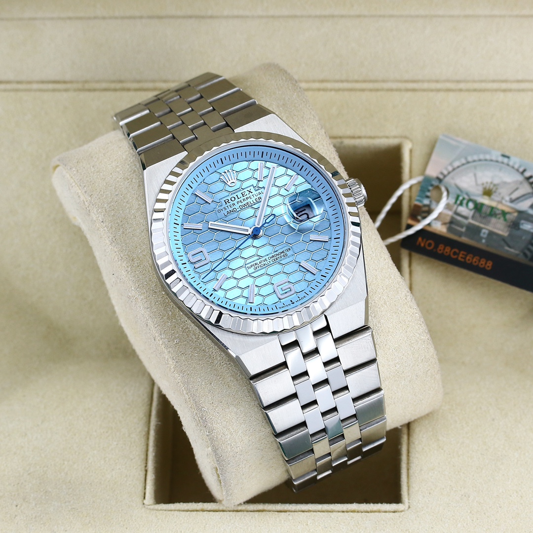 NO:726184,Taiwan factory's three-in-one [color] official historic innovation hot model - the land-based model is exclusively launched on the entire network. Citizen movement has arrived in large quantities [seduce] [seduce] [seduce] The appearance details are consistent with the original. It has a new built-in Citizen movement. The Taiwanese factory once again further interprets the quality and value standards of Citizen movement watches, and strengthens the definition of high-quality and low-price products.  Highlight: The newly designed Land-Defeller is a historic initiative that peeks into the future and reshapes the present. It is a milestone in the history of watchmaking. The newly designed five-bead bracelet fits the wrist more perfectly and flexibly without losing the tough steel atmosphere. It will surely become the next generation of 'King of Steel Watches' [strong]  亮点二台湾厂厂独家定制蜂巢形表盘,立体质感十足,秒钟内影圈刻度显示也属劳系首创,超强的夜光条钉刻度使其在特定场合也不失优雅[强][强] 亮点三台湾厂厂独有的西铁城品质保证,既是一种认可,也是一个承诺,在市场各种模仿、劣质替代的形势下,始终以品质定义性价比,不亢不卑,坚守诚信[强][强][强]  Please look for the exclusive quality controlled by Taiwan factory.19860909台湾厂三码合一[色]官方历史性创新爆款——陆使型全网独家首发西铁城机芯大量到货[勾引][勾引][勾引] 外观细节与原装一致 内置全新西铁城机芯 台湾厂厂再次进一步诠释西铁城机芯腕表的品质、价值的标准,强化回馈质优价廉的产品定义 亮点一全新设计的陆使型以窥探未来,重塑现在的历史性创举,为其制表史的一大里程碑,全新设计的五珠表链更完美的柔性贴合手腕,且不失坚韧的钢质气息,必将成为下一代“钢表之王”[强] 亮点二台湾厂厂独家定制蜂巢形表盘,立体质感十足,秒钟内影圈刻度显示也属劳系首创,超强的夜光条钉刻度使其在特定场合也不失优雅[强][强] 亮点三台湾厂厂独有的西铁城品质保证,既是一种认可,也是一个承诺,在市场各种模仿、劣质替代的形势下,始终以品质定义性价比,不亢不卑,坚守诚信[强][强][强] 请认准台湾厂品控独家品质,,Watch