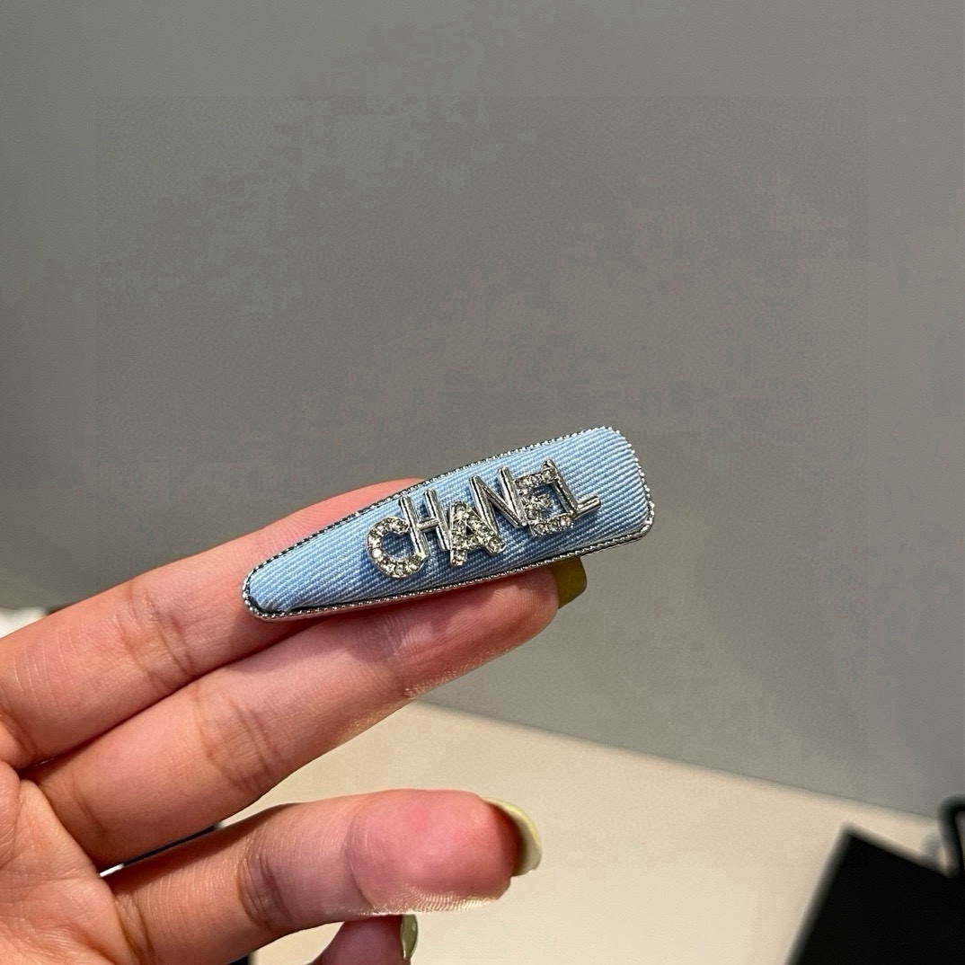 NO:586504,'Single' Chanel Chanel hairpin hairpin, hairpin, chanel, chanel, hairpins19860909《单个》 Chanel香奈儿发夹发夹,发夹,chanel,chanel,hairpins,accessory