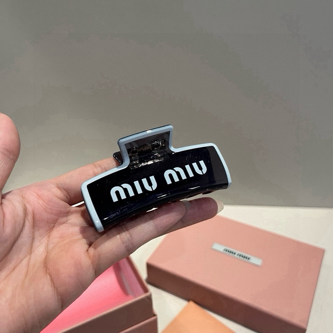 NO:586519,miumiu new hairpin hairpins, hairpins, miumiu, hairpins19860909miumiu缪缪新款发夹发夹,发夹,miumiu,hairpins,accessory