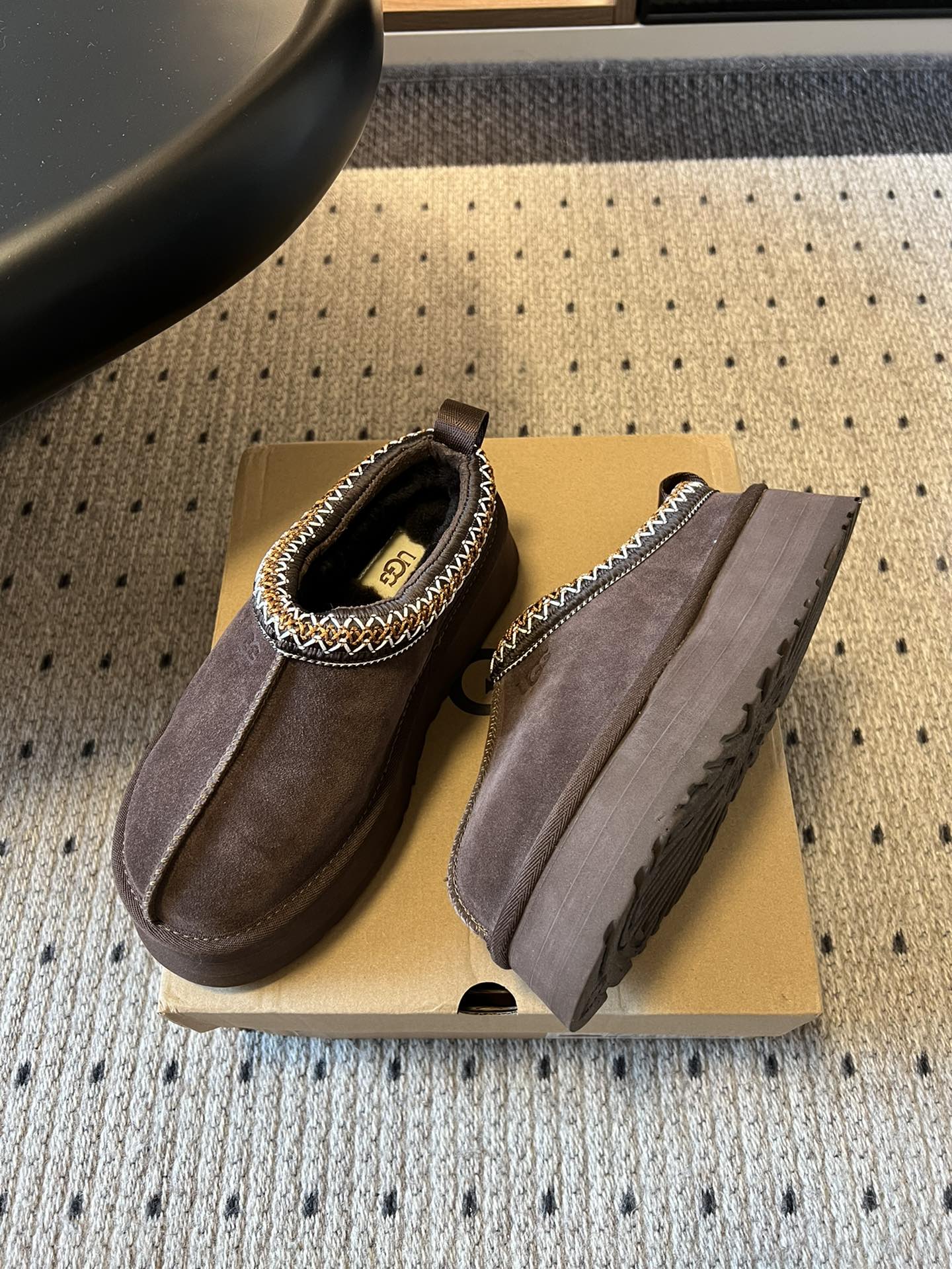 Gucci Women's Casual Loafers Slip-On Thick Sole Fur Lined Shoes 4 i1761369244 9019 2