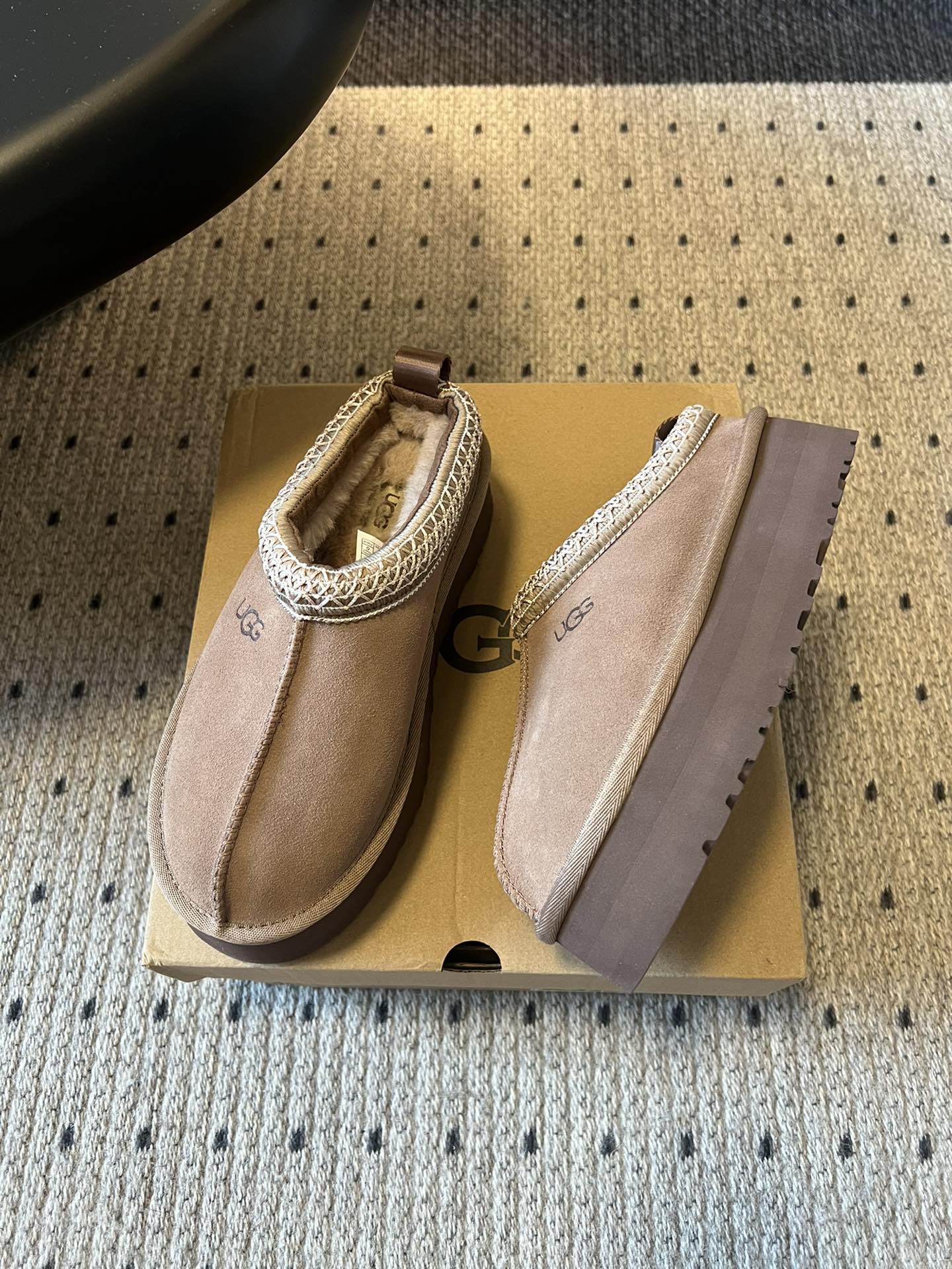 Gucci Women's Slip-On Loafers with Thick Sole - Comfortable & Stylish 4 i1761369270 4371 2