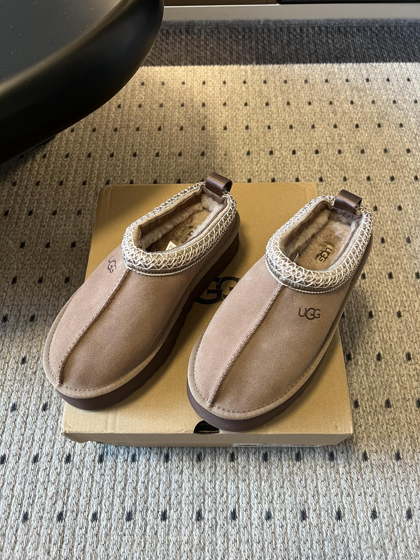 Gucci Women's Slip-On Loafers with Thick Sole - Comfortable & Stylish 3 i1761369270 8998 1