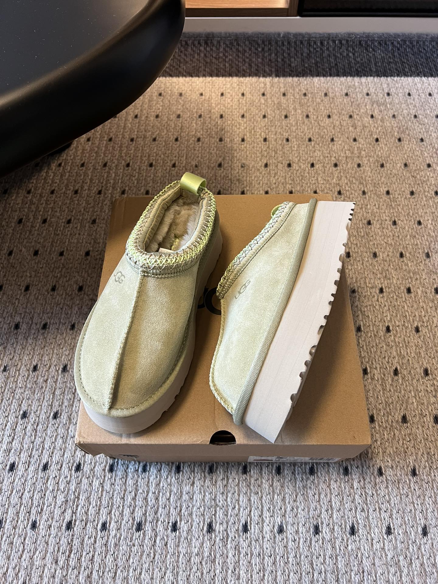 Gucci Women's Princetown Loafer Mules, Lambskin Fur Lined Slippers 4 i1761369336 1402 2