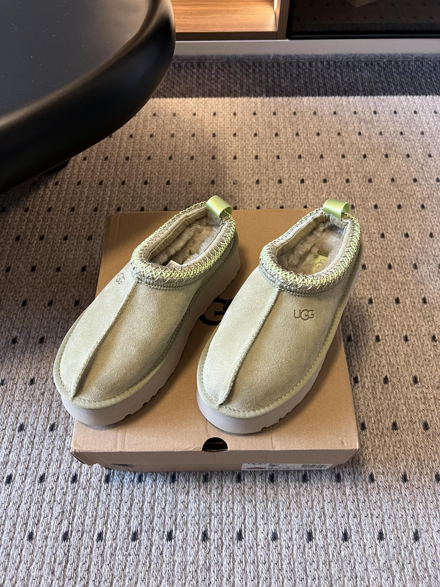 Gucci Women's Princetown Loafer Mules, Lambskin Fur Lined Slippers 3 i1761369336 4709 1