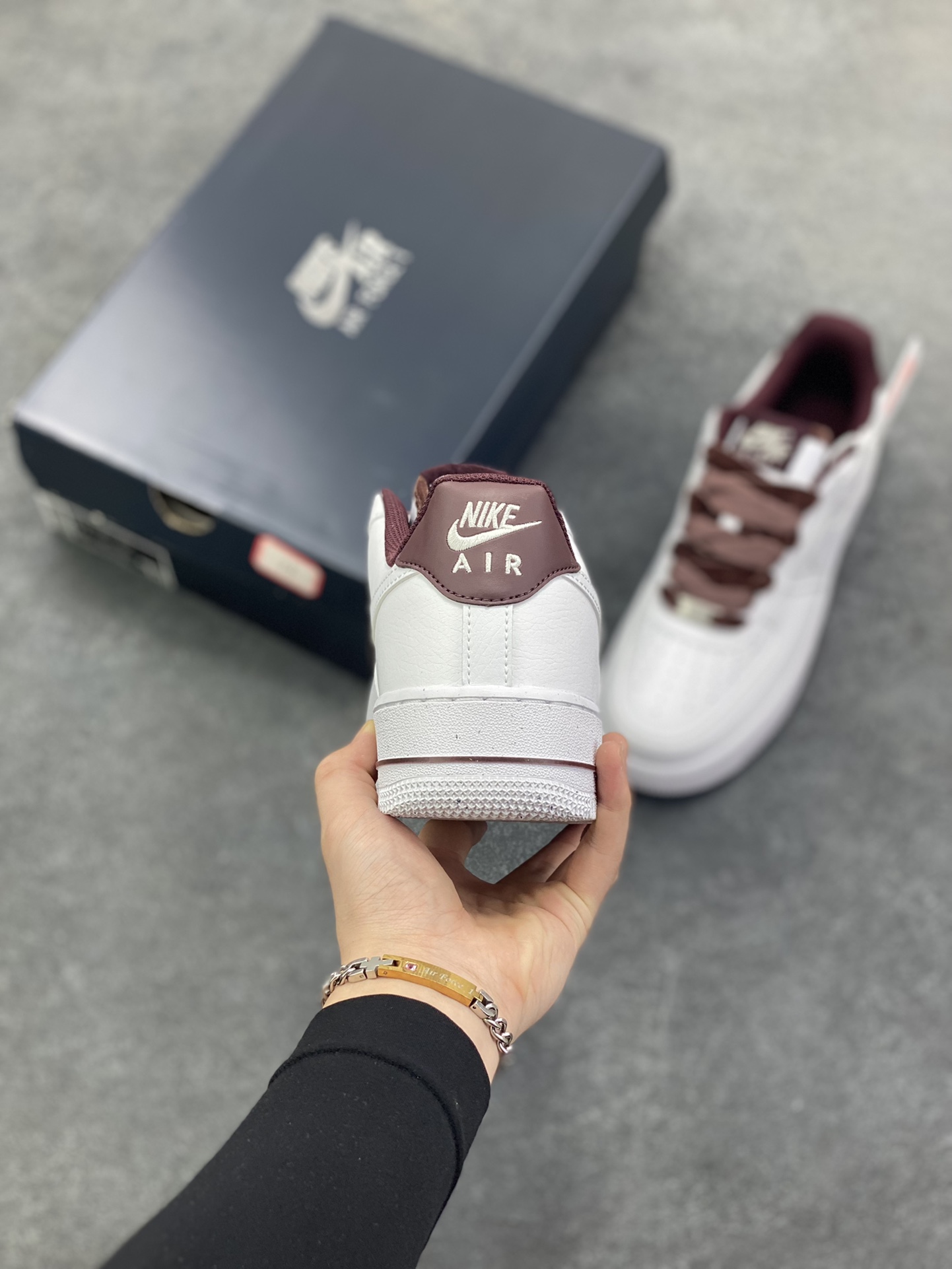 图片[4]-Nike Air Force 1 Low 白深棕 原楦头原纸板 打造纯正空军版型 专注外贸渠道 全掌内置蜂窝气垫 原盒配件 原厂中底钢印、拉帮完美 货号：HV4403-600 尺码：36 36.5 37.5 38 38.5 39 40 40.5 41 42 42.5 43 44 44.5 45-选品中心