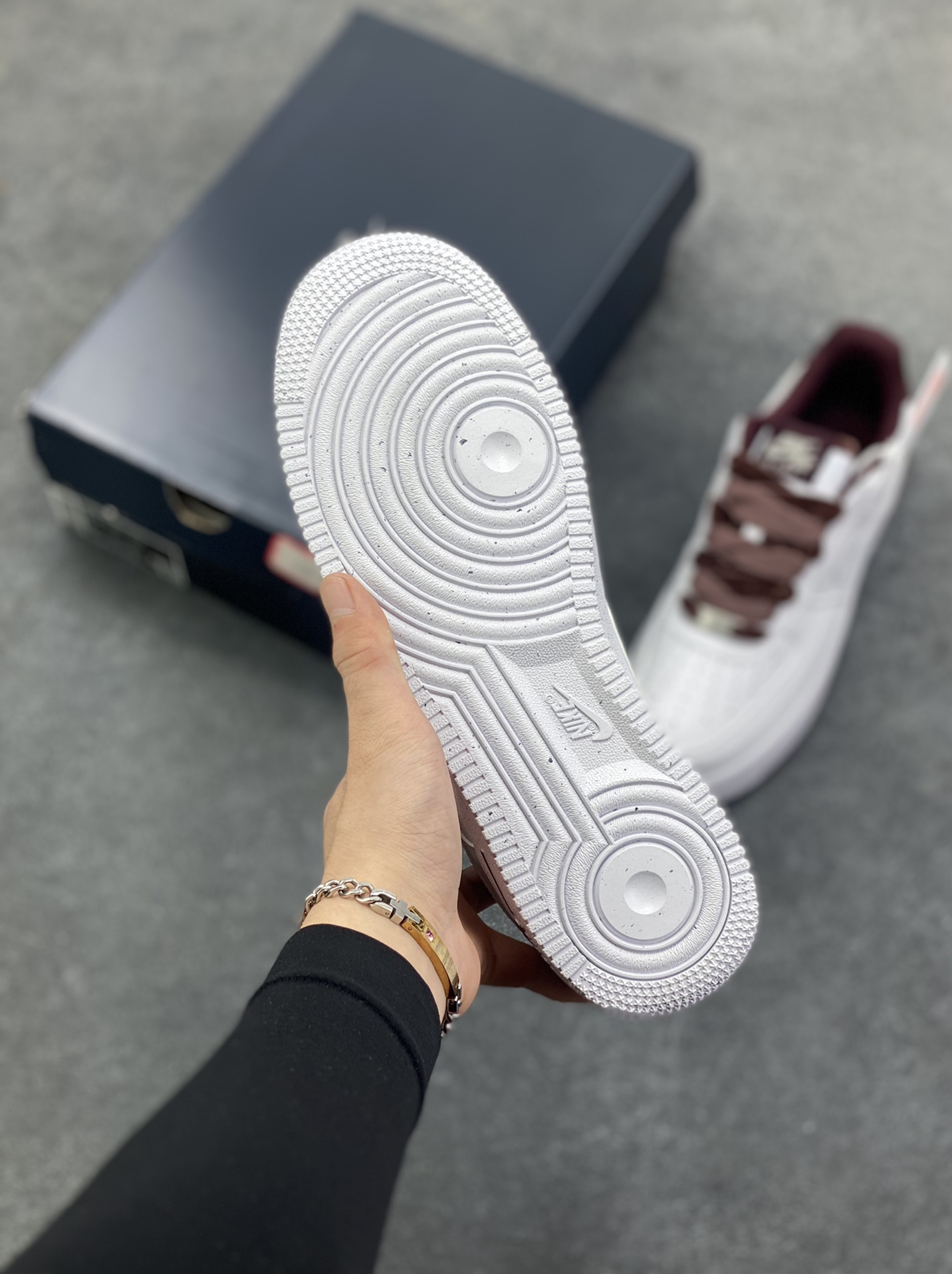 图片[5]-Nike Air Force 1 Low 白深棕 原楦头原纸板 打造纯正空军版型 专注外贸渠道 全掌内置蜂窝气垫 原盒配件 原厂中底钢印、拉帮完美 货号：HV4403-600 尺码：36 36.5 37.5 38 38.5 39 40 40.5 41 42 42.5 43 44 44.5 45-选品中心