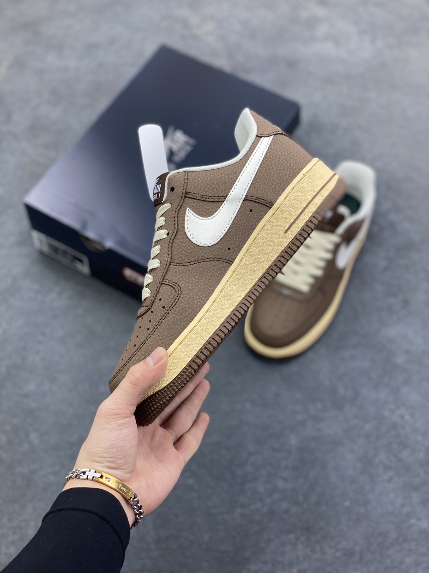 图片[3]-Air Force 1\’ 07 巧克力棕 原楦头原纸板 打造纯正空军版型 专注外贸渠道 全掌内置蜂窝气垫 #原盒配件 原厂中底钢印、拉帮完美 货号：FZ3592-259 尺码：36 36.5 37.5 38 38.5 39 40 40.5 41 42 42.5 43 44 44.5 45-选品中心