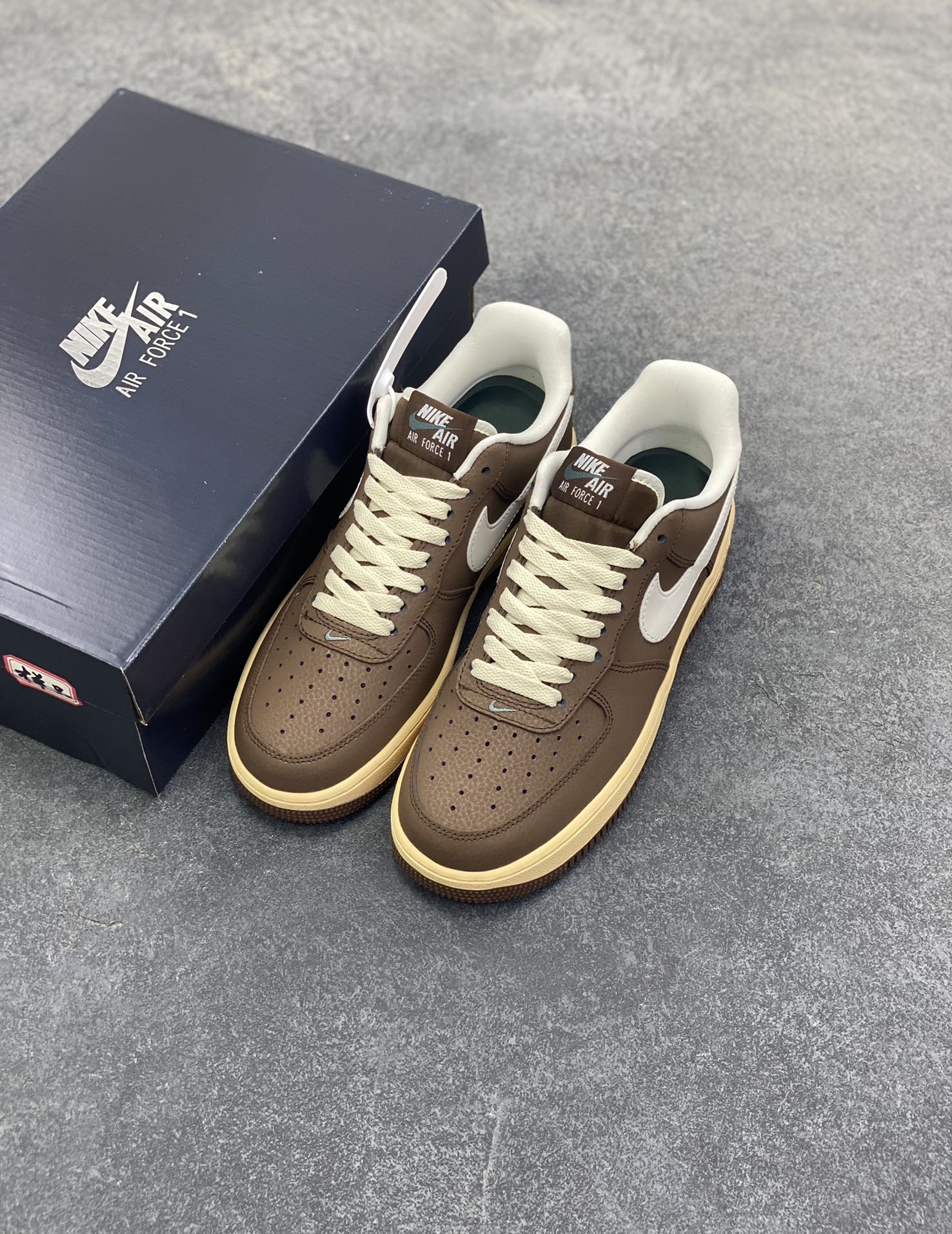 图片[8]-Air Force 1\’ 07 巧克力棕 原楦头原纸板 打造纯正空军版型 专注外贸渠道 全掌内置蜂窝气垫 #原盒配件 原厂中底钢印、拉帮完美 货号：FZ3592-259 尺码：36 36.5 37.5 38 38.5 39 40 40.5 41 42 42.5 43 44 44.5 45-选品中心