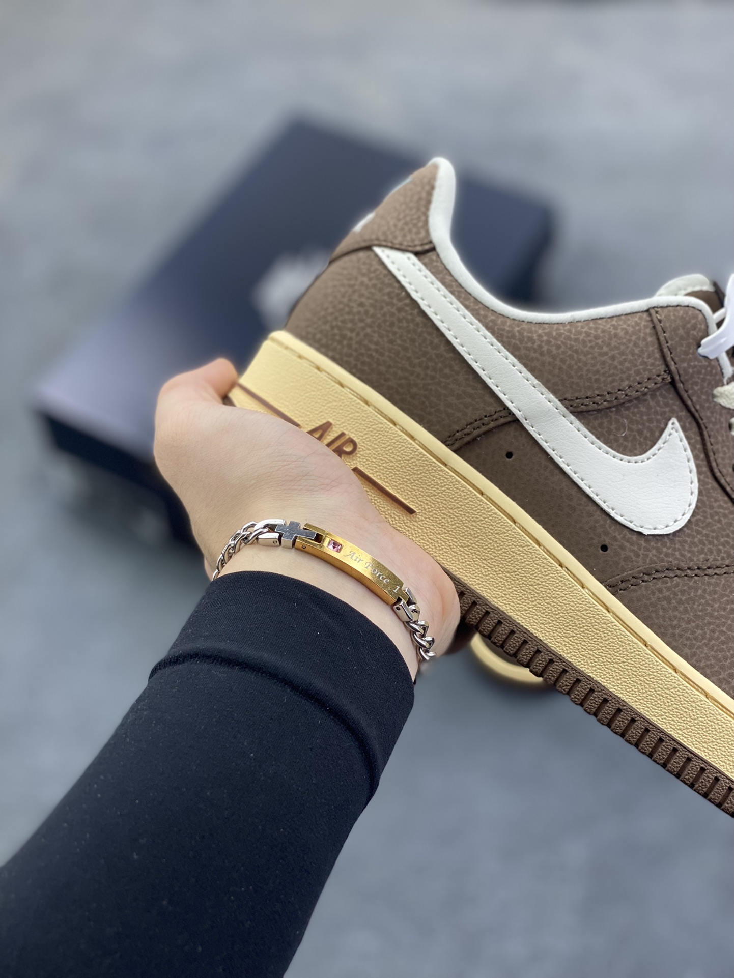 图片[6]-Air Force 1\’ 07 巧克力棕 原楦头原纸板 打造纯正空军版型 专注外贸渠道 全掌内置蜂窝气垫 #原盒配件 原厂中底钢印、拉帮完美 货号：FZ3592-259 尺码：36 36.5 37.5 38 38.5 39 40 40.5 41 42 42.5 43 44 44.5 45-选品中心