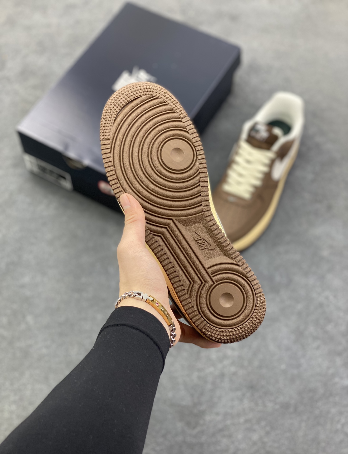 图片[5]-Air Force 1\’ 07 巧克力棕 原楦头原纸板 打造纯正空军版型 专注外贸渠道 全掌内置蜂窝气垫 #原盒配件 原厂中底钢印、拉帮完美 货号：FZ3592-259 尺码：36 36.5 37.5 38 38.5 39 40 40.5 41 42 42.5 43 44 44.5 45-选品中心