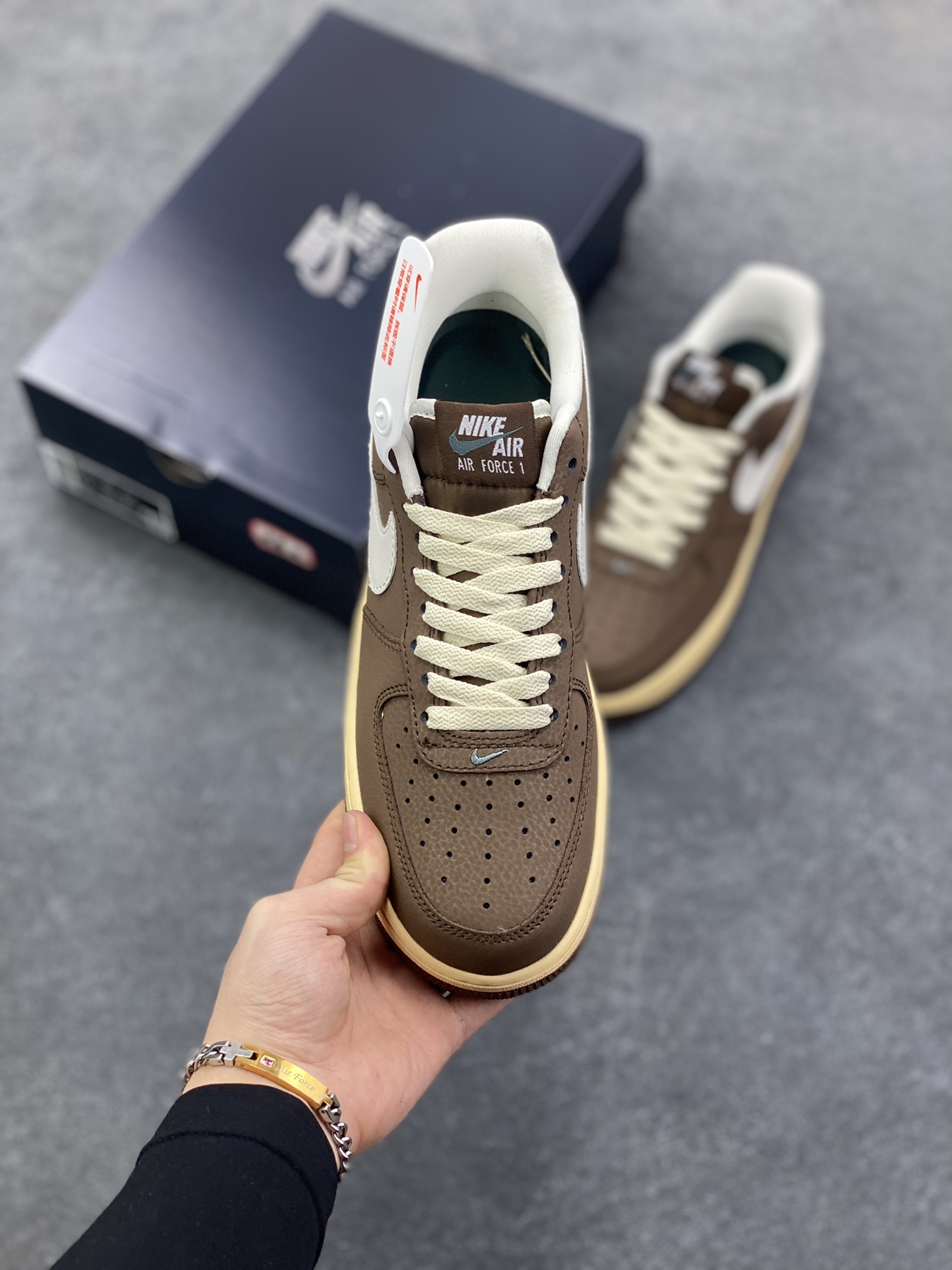 图片[2]-Air Force 1\’ 07 巧克力棕 原楦头原纸板 打造纯正空军版型 专注外贸渠道 全掌内置蜂窝气垫 #原盒配件 原厂中底钢印、拉帮完美 货号：FZ3592-259 尺码：36 36.5 37.5 38 38.5 39 40 40.5 41 42 42.5 43 44 44.5 45-选品中心