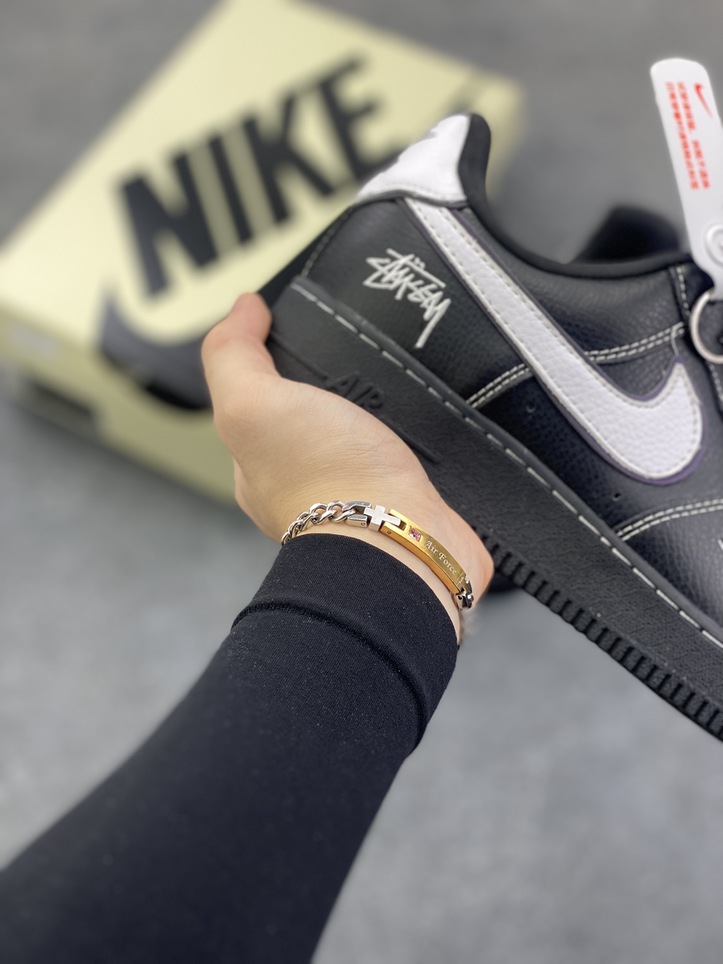 图片[6]-NIke Air Force 1 \’07 Low “斯图西联名——黑白满天星”空军一号 低帮 运动鞋 休闲鞋 折边针车 工艺难度大 原楦头原纸板 原装鞋盒 定制五金配件 内置全掌气垫 原厂鞋底 货号：DD1982-317 尺码：36 36.5 37.5 38 38.5 39 40 40.5 41 42 42.5 43 44 44.5 45-选品中心