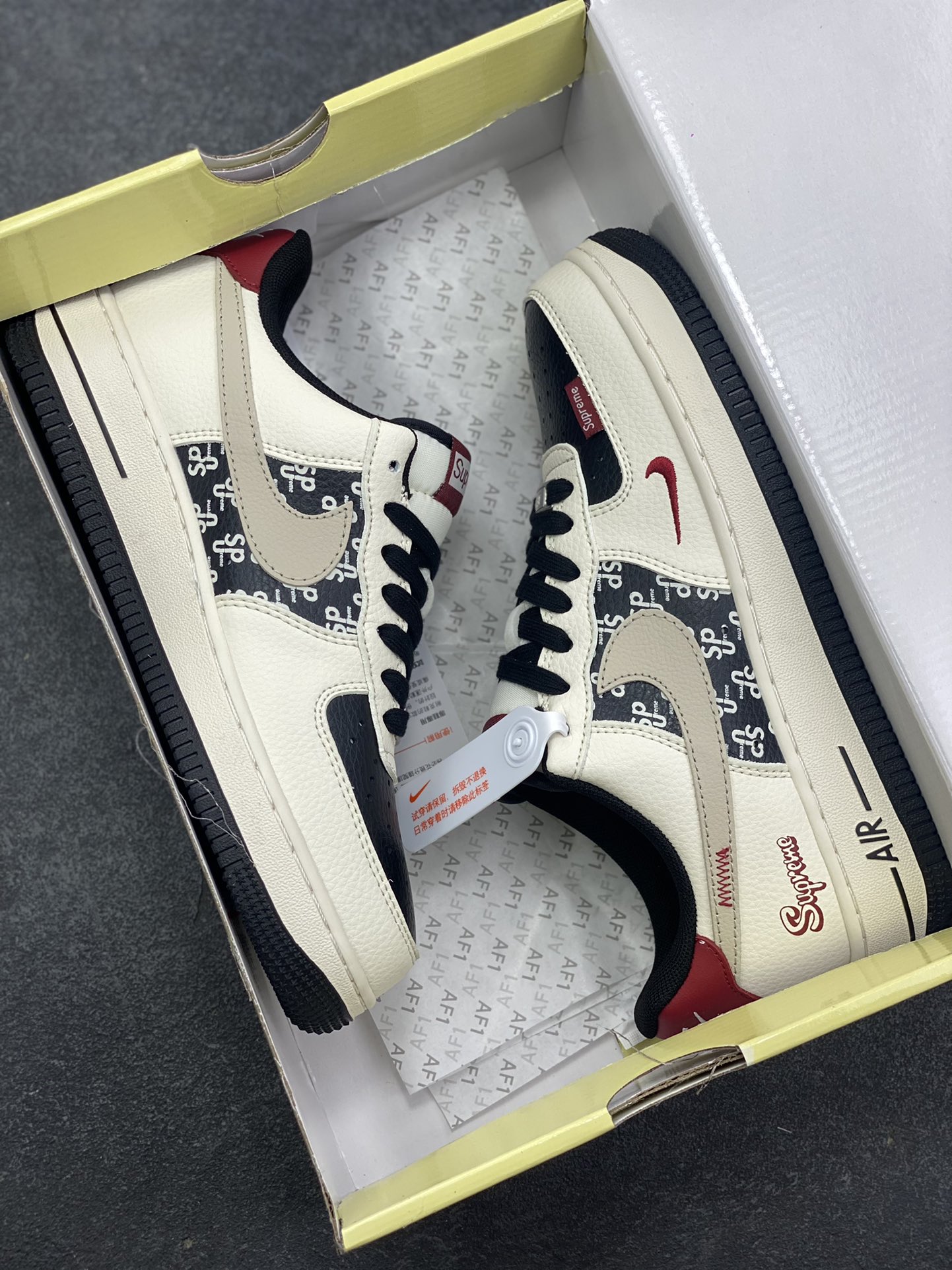 图片[9]-高端定制Nike Air Force 1 \’07 Low “Superme联名—— 米白黑黑红” 高端定制 低帮休闲板鞋 定制鞋盒 大厂纯原品质出货 超高清洁度 皮料切割干净无任何毛边 细节完美 货号：XD2588-610 尺码：36 36.5 37.5 38 38.5 39 40 40.5 41 42 42.5 43 44 44.5 45-选品中心