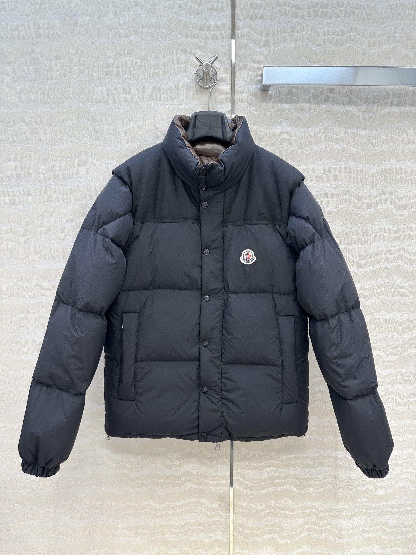 羽绒服主推款❤️原单品质Mo秋冬必入经典Verone羽绒服！双面可穿可拆卸马甲设计！原版定制色织提花哑光