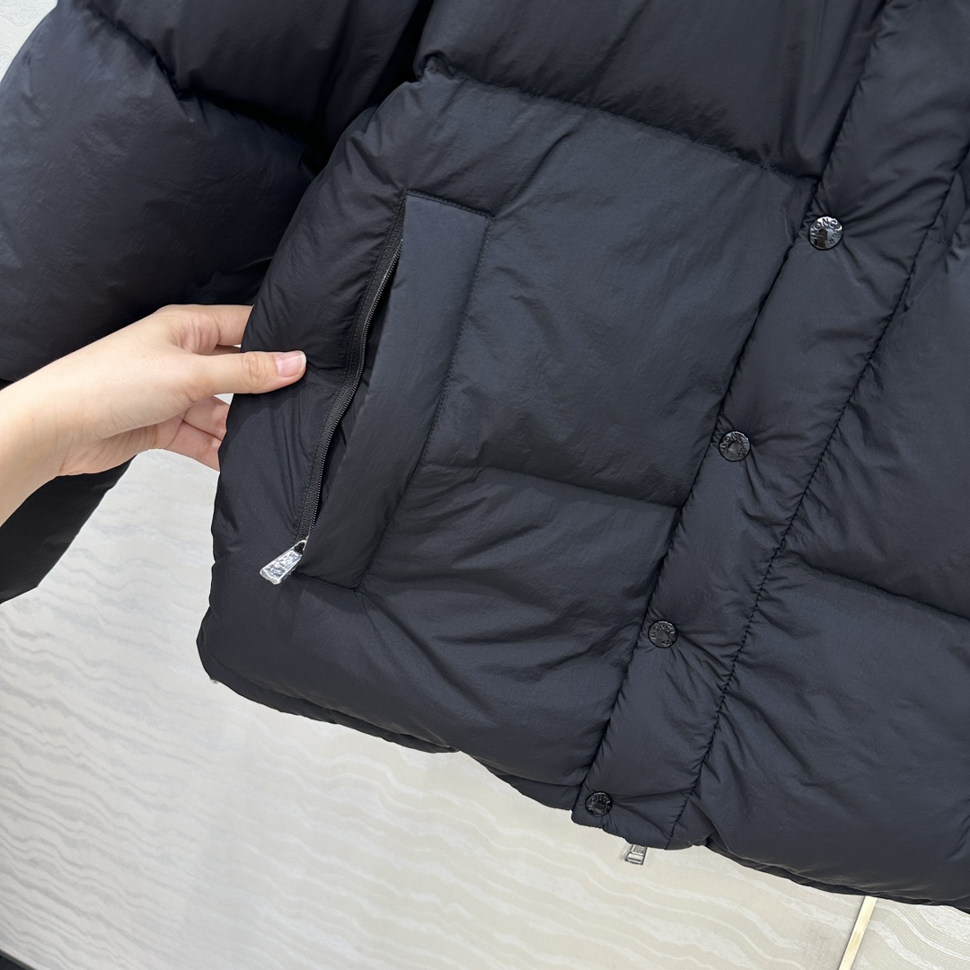 羽绒服主推款❤️原单品质Mo秋冬必入经典Verone羽绒服！双面可穿可拆卸马甲设计！原版定制色织提花哑光