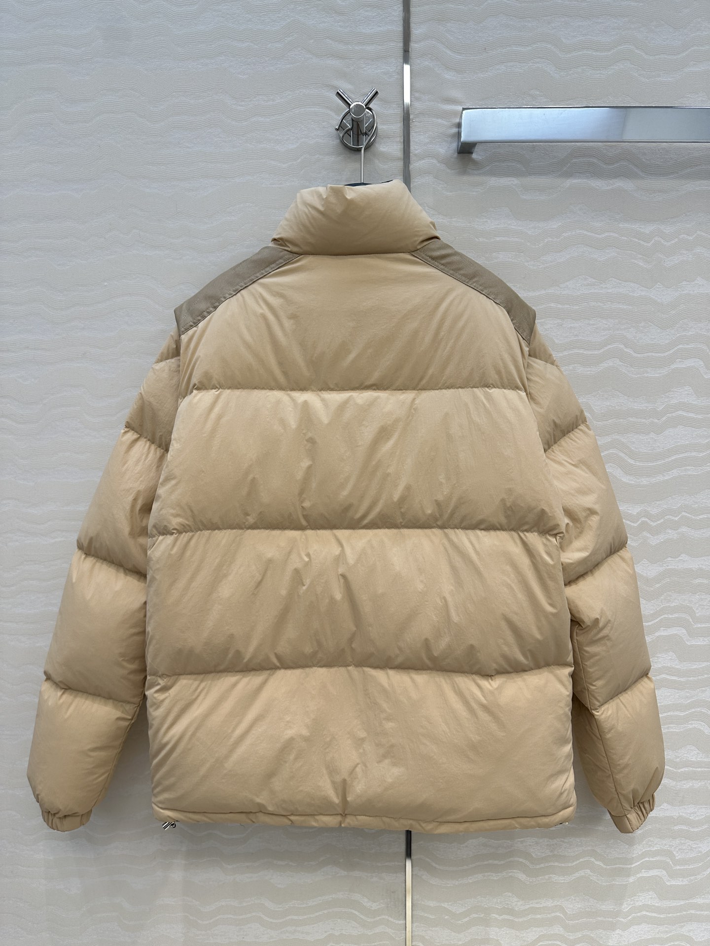 羽绒服主推款❤️原单品质Mo秋冬必入经典Verone羽绒服！双面可穿可拆卸马甲设计！原版定制色织提花哑光