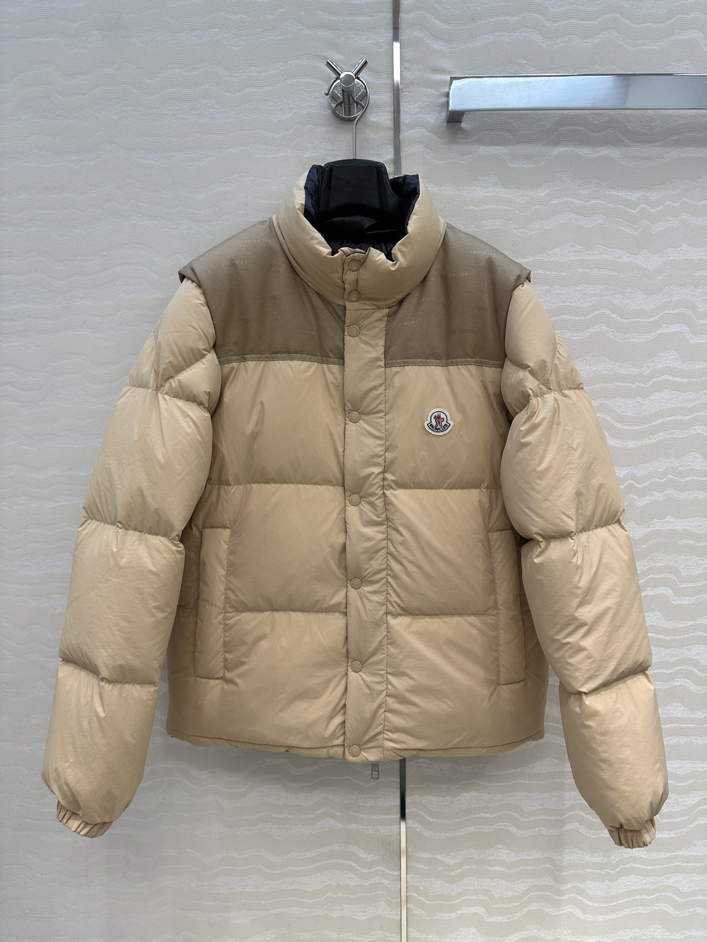 羽绒服主推款❤️原单品质Mo秋冬必入经典Verone羽绒服！双面可穿可拆卸马甲设计！原版定制色织提花哑光