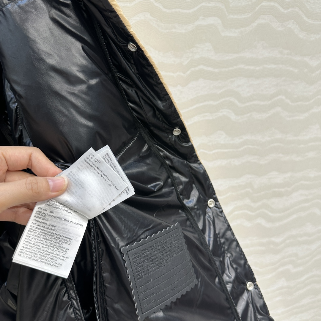 羽绒服主推款❤️原单品质Mo秋冬必入经典Verone羽绒服！双面可穿可拆卸马甲设计！原版定制色织提花哑光