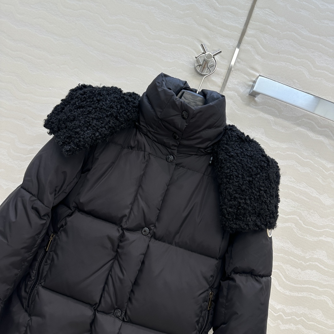 羽绒服主推款❤️原单品质Mo秋冬必入Castelnou面包方格绗缝羽绒服！环保泰迪绒毛领设计，原版定制防