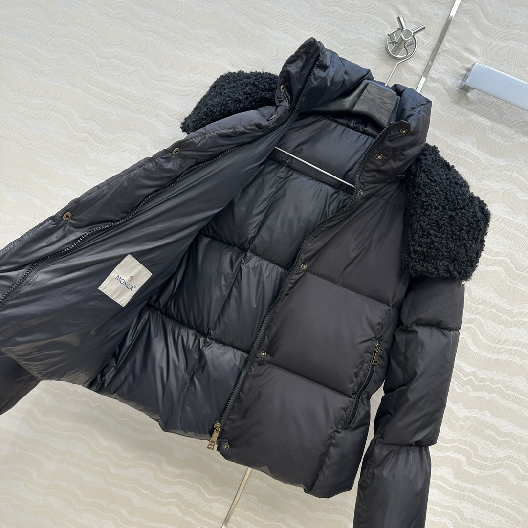 羽绒服主推款❤️原单品质Mo秋冬必入Castelnou面包方格绗缝羽绒服！环保泰迪绒毛领设计，原版定制防