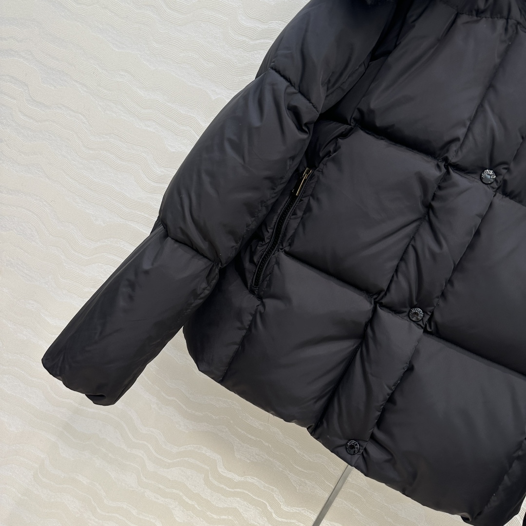 羽绒服主推款❤️原单品质Mo秋冬必入Castelnou面包方格绗缝羽绒服！环保泰迪绒毛领设计，原版定制防