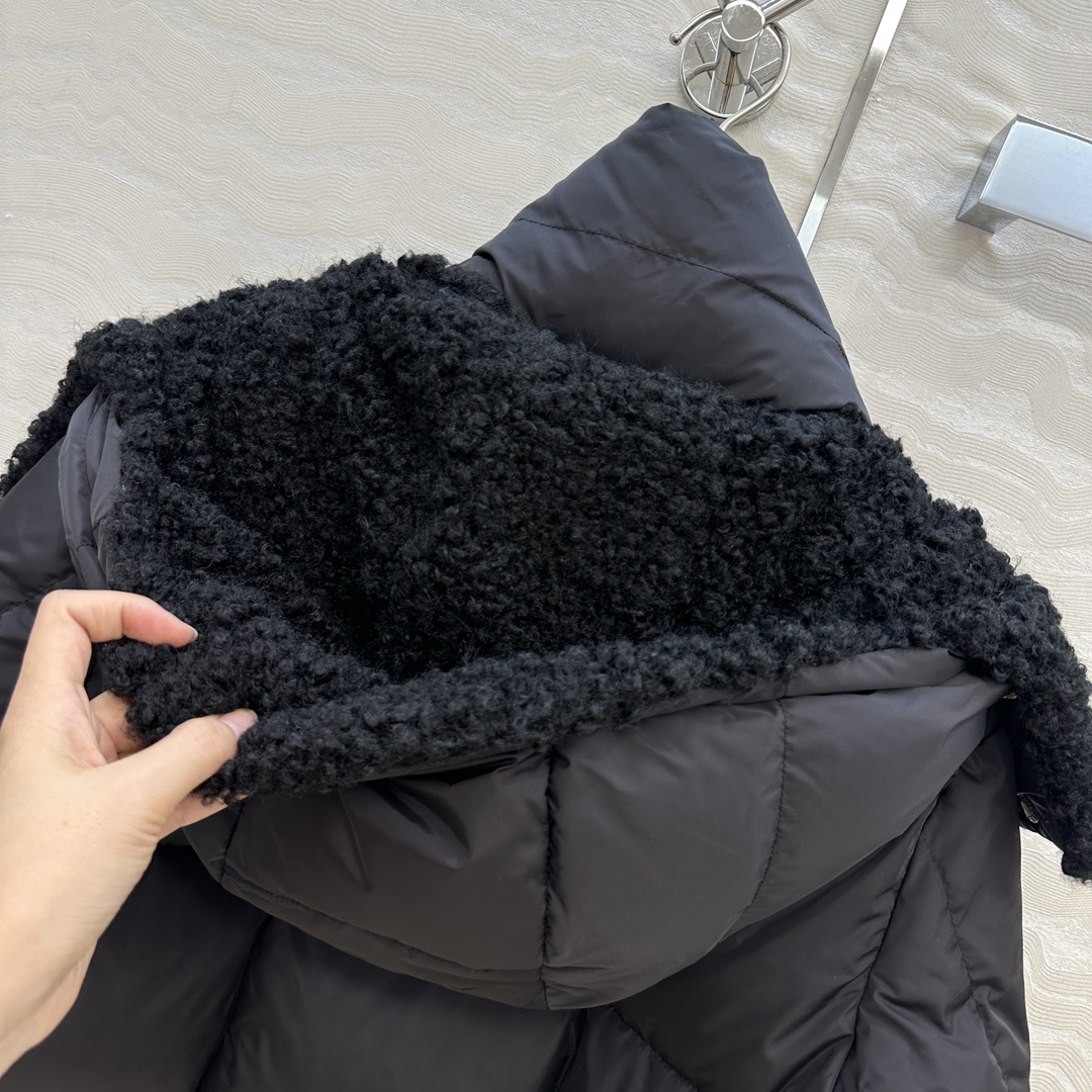 羽绒服主推款❤️原单品质Mo秋冬必入Castelnou面包方格绗缝羽绒服！环保泰迪绒毛领设计，原版定制防
