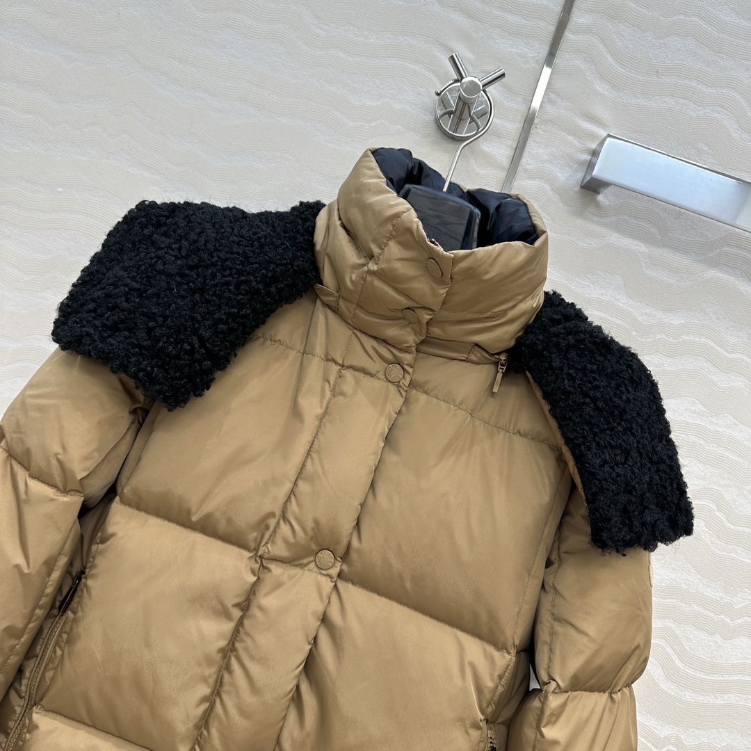 羽绒服主推款❤️原单品质Mo秋冬必入Castelnou面包方格绗缝羽绒服！环保泰迪绒毛领设计，原版定制防