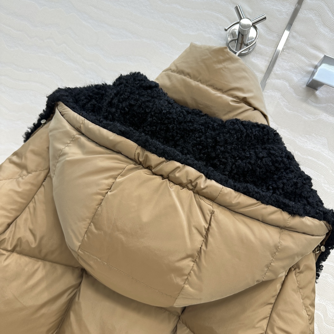 羽绒服主推款❤️原单品质Mo秋冬必入Castelnou面包方格绗缝羽绒服！环保泰迪绒毛领设计，原版定制防