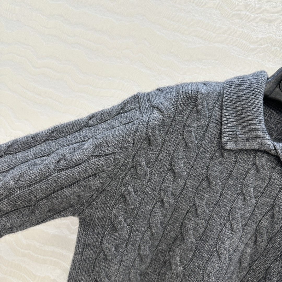 独家首发🍒原单品质！RL高智感穿搭，浓郁美式风格气质一粒扣翻领羊绒毛衣！进口羊绒纱线轻盈软糯。瑞士机织绞