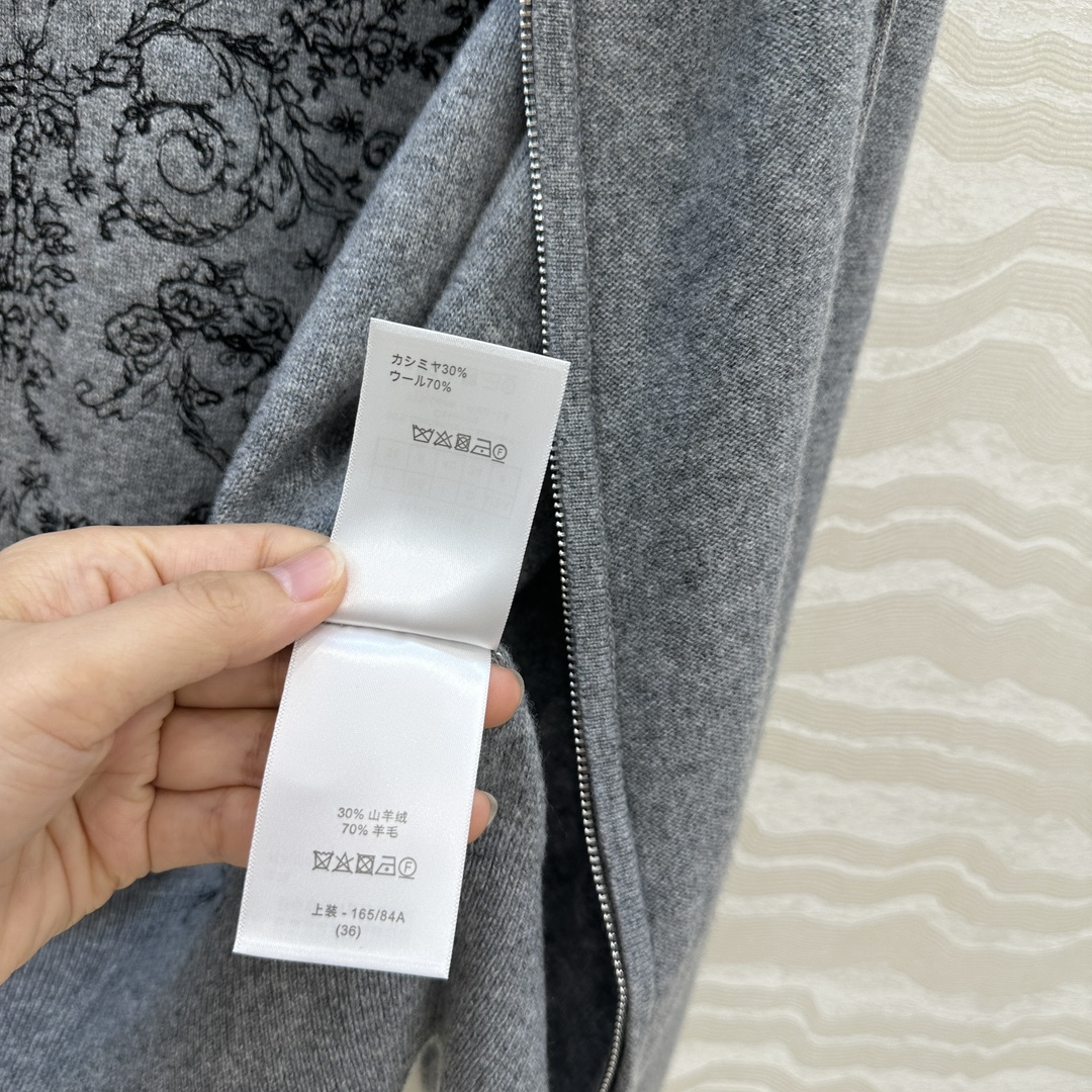 高端原单品质🖤MissD26早春新品限定系列，秘密花园绝美花㚏刺绣羊绒连帽外套！进口16针工艺，100%