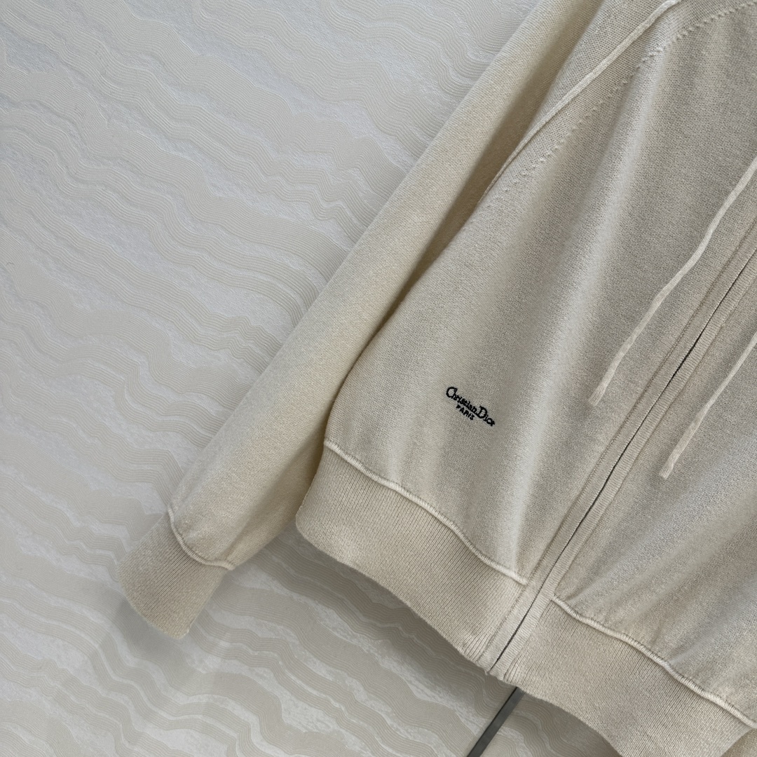 高端原单品质🖤MissD26早春新品限定系列，秘密花园绝美花㚏刺绣羊绒连帽外套！进口16针工艺，100%